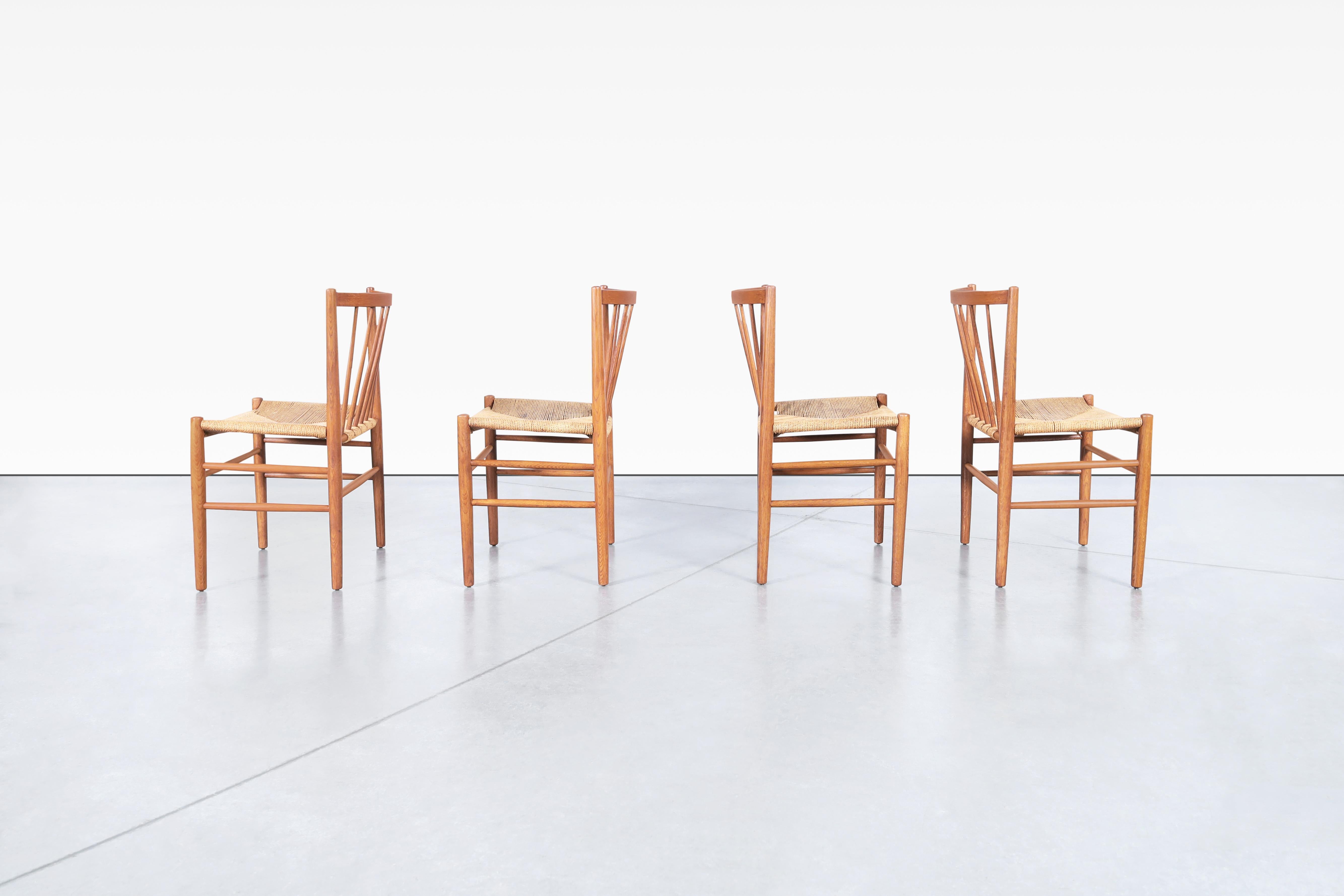 Sedie da pranzo moderne danesi in teak modello J80 di Jørgen Baekmark In condizioni buone in vendita a North Hollywood, CA