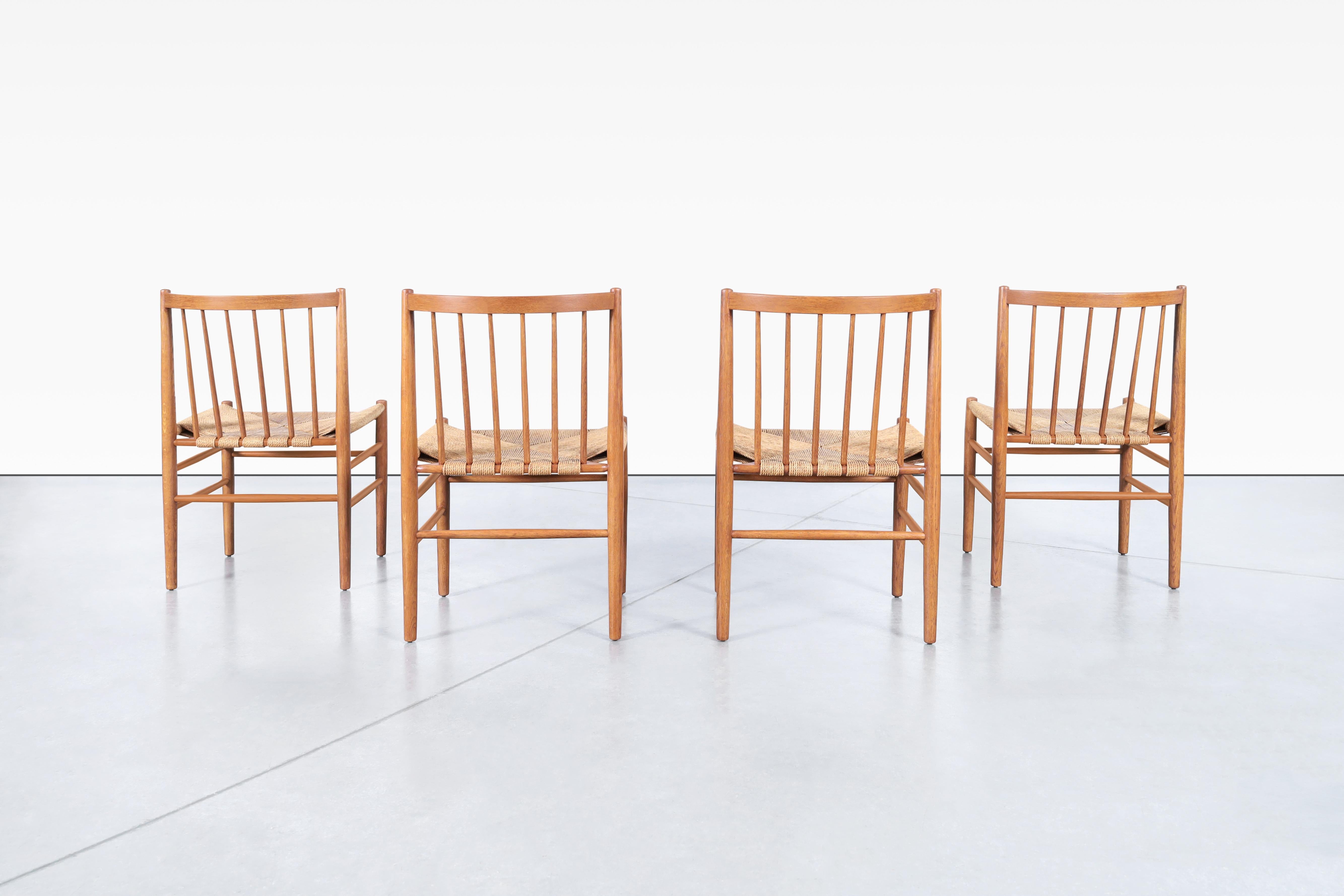 Metà XX secolo Sedie da pranzo moderne danesi in teak modello J80 di Jørgen Baekmark in vendita