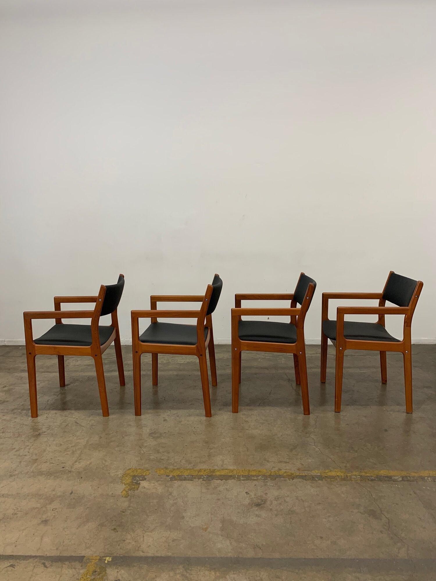 Danish Modern Teak Dining Chairs, Set of 4 In Good Condition In Los Angeles, CA