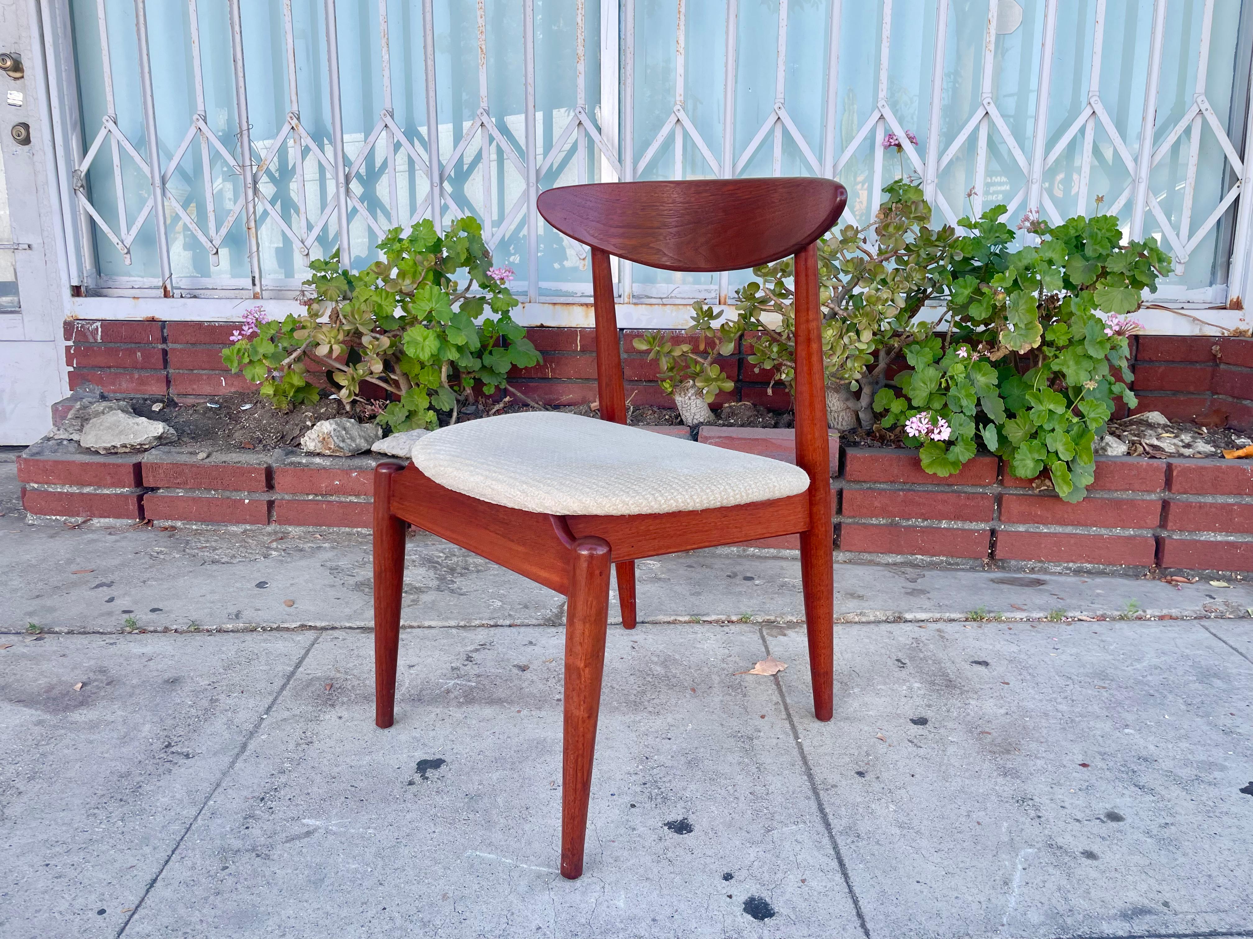 Danish Modern Teak Dining Chairs- Set of 6 For Sale 5