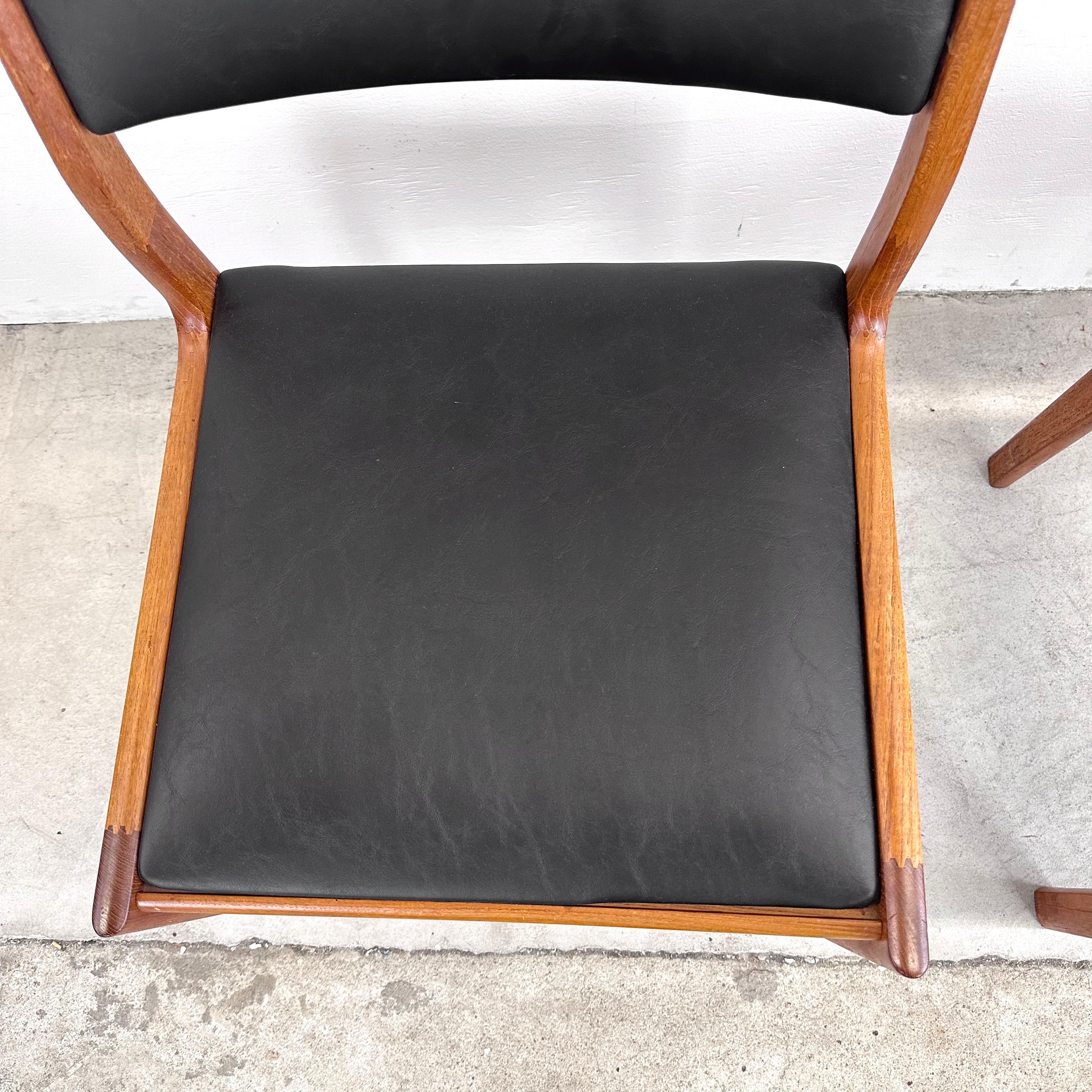 Danish Modern Teak Dining Chairs- Set of Four 3