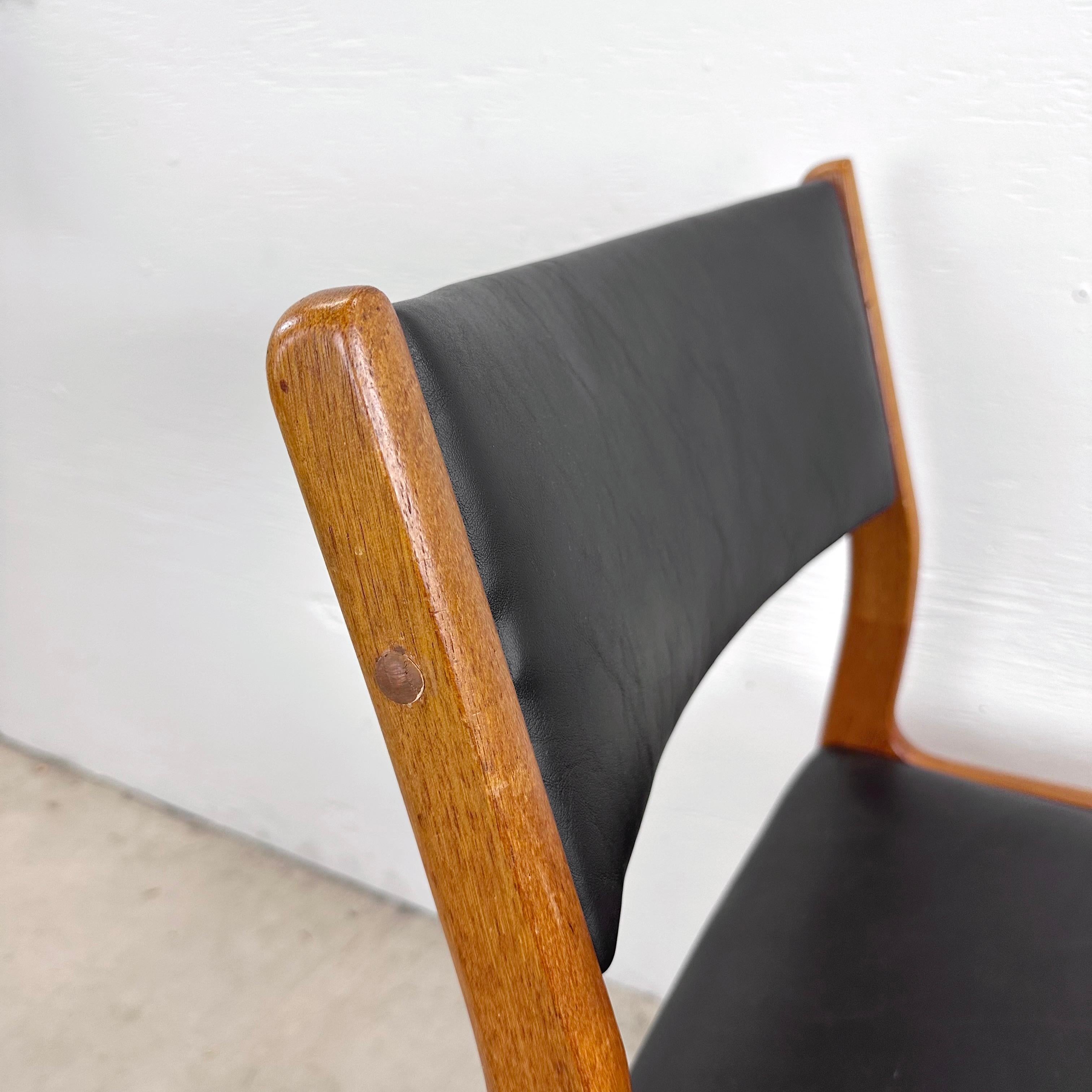 Danish Modern Teak Dining Chairs- Set of Four 10