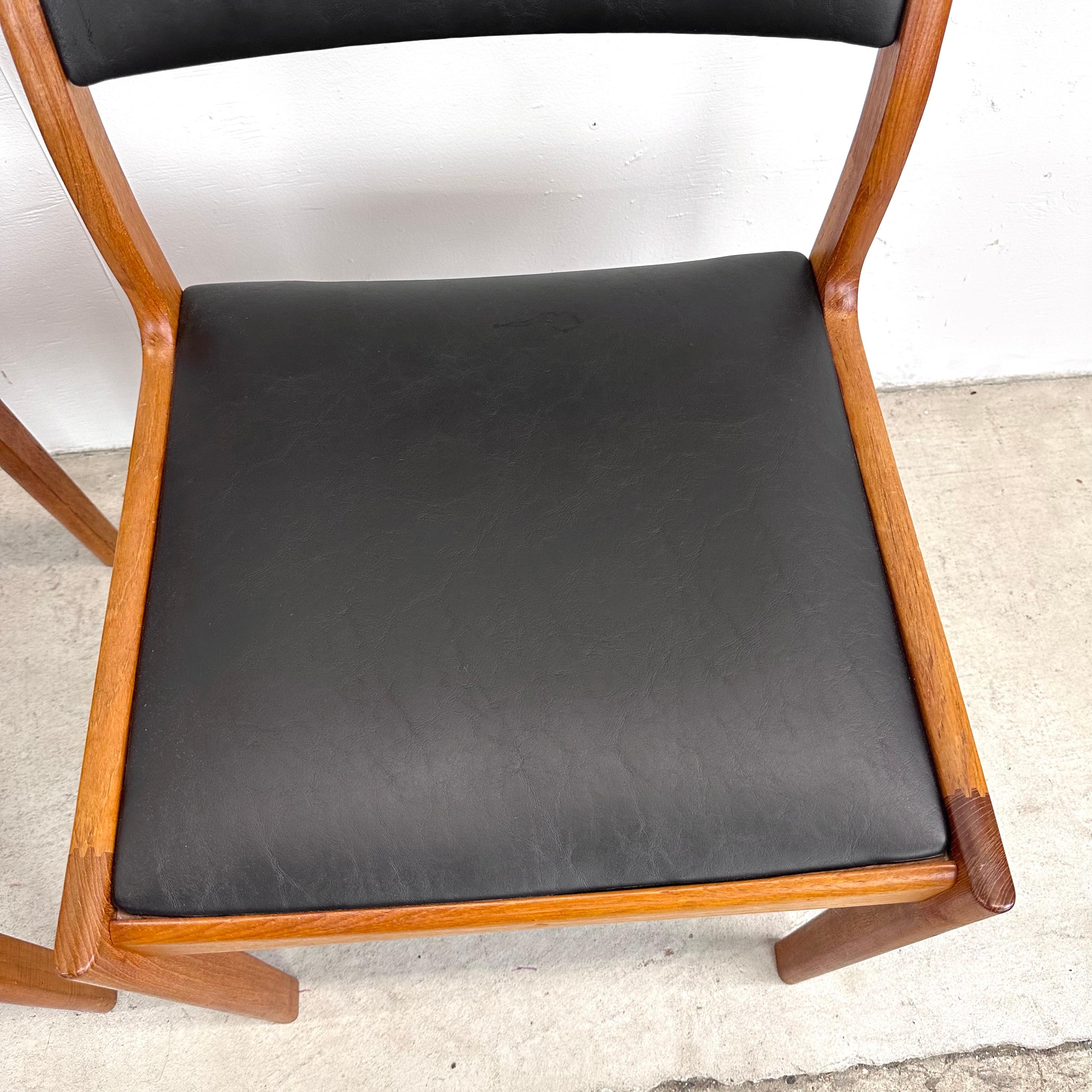 Danish Modern Teak Dining Chairs- Set of Four 12