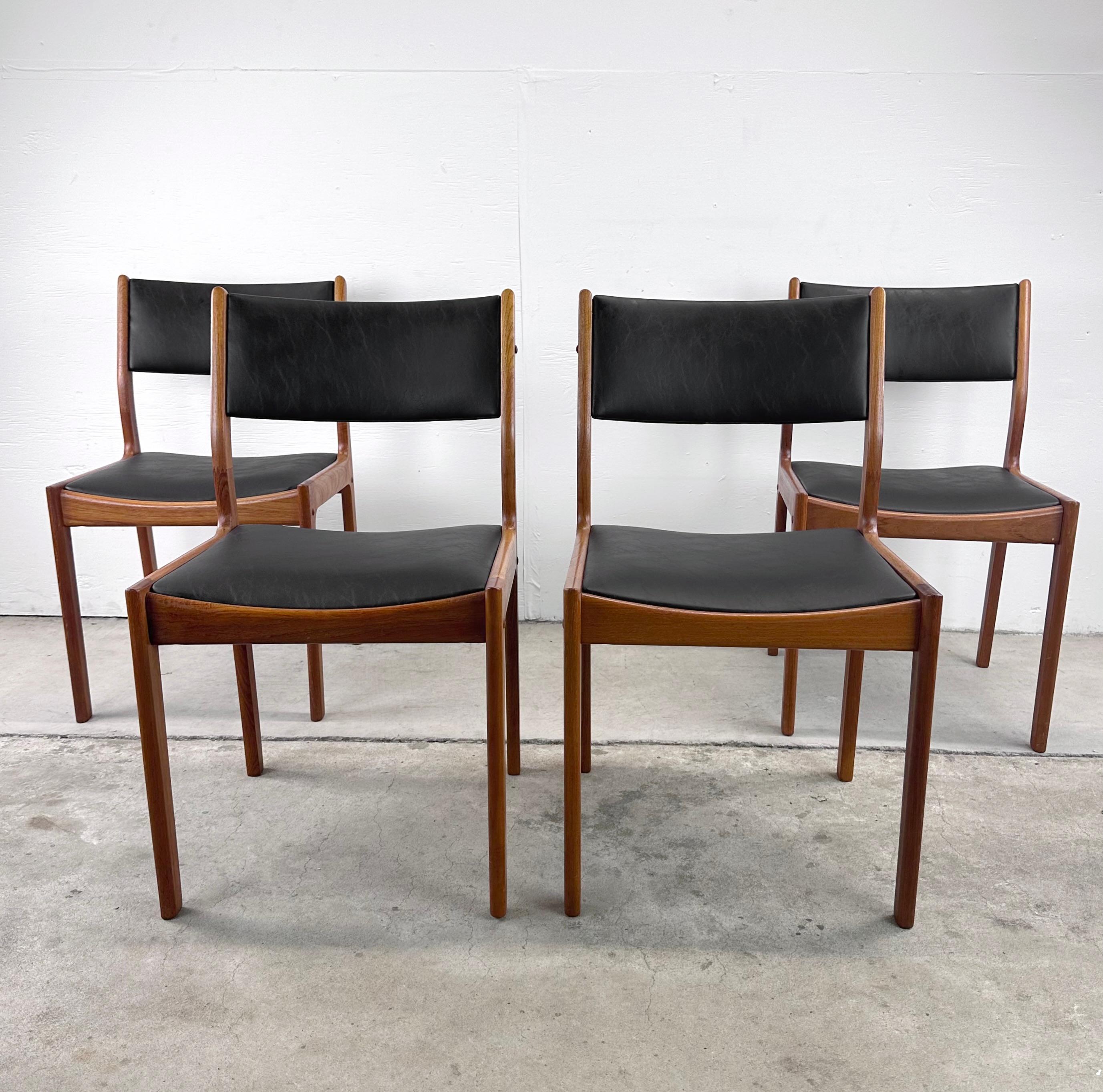 Danish Modern Teak Dining Chairs- Set of Four In Good Condition In Trenton, NJ