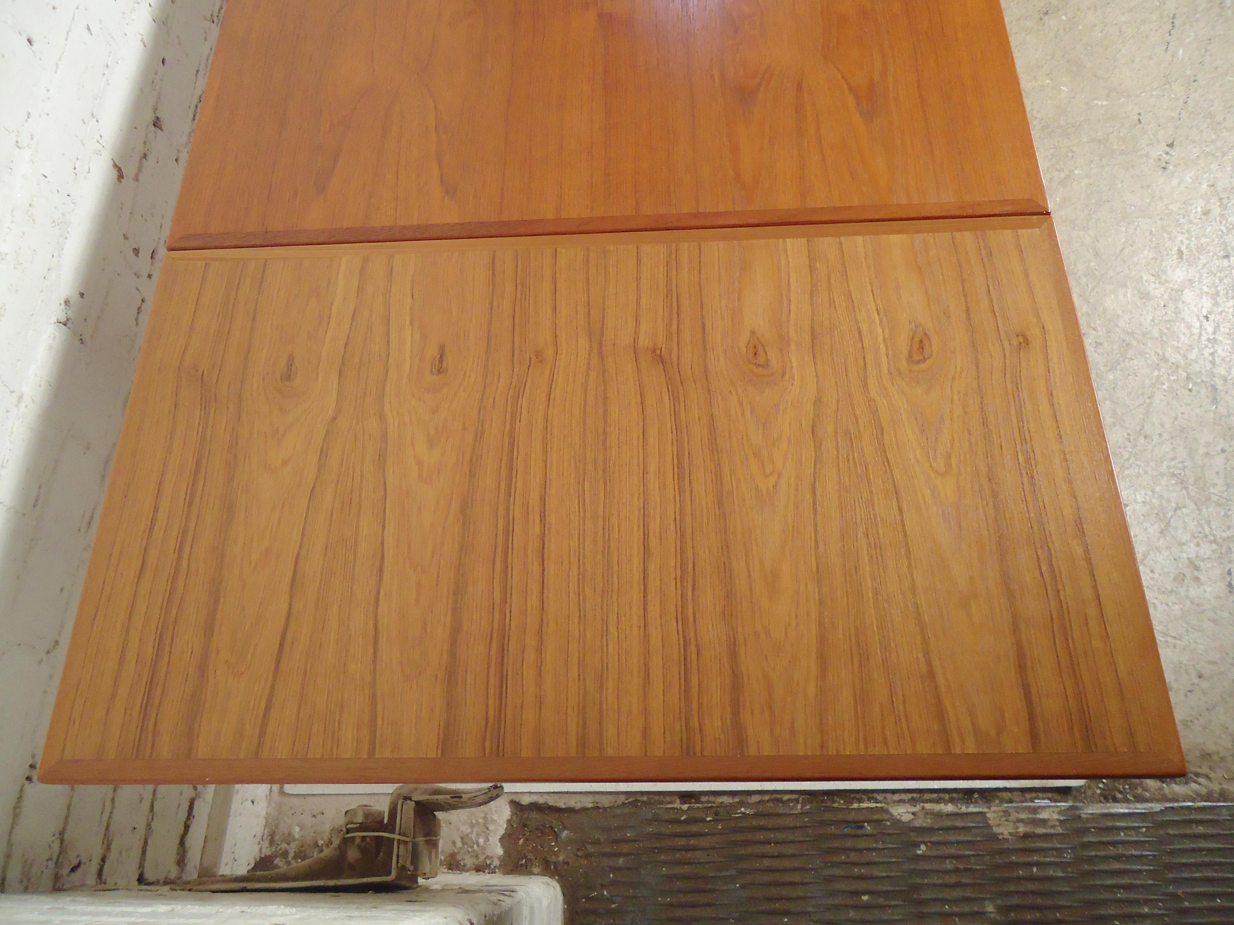 Danish Modern Teak Dining Table In Good Condition In Brooklyn, NY