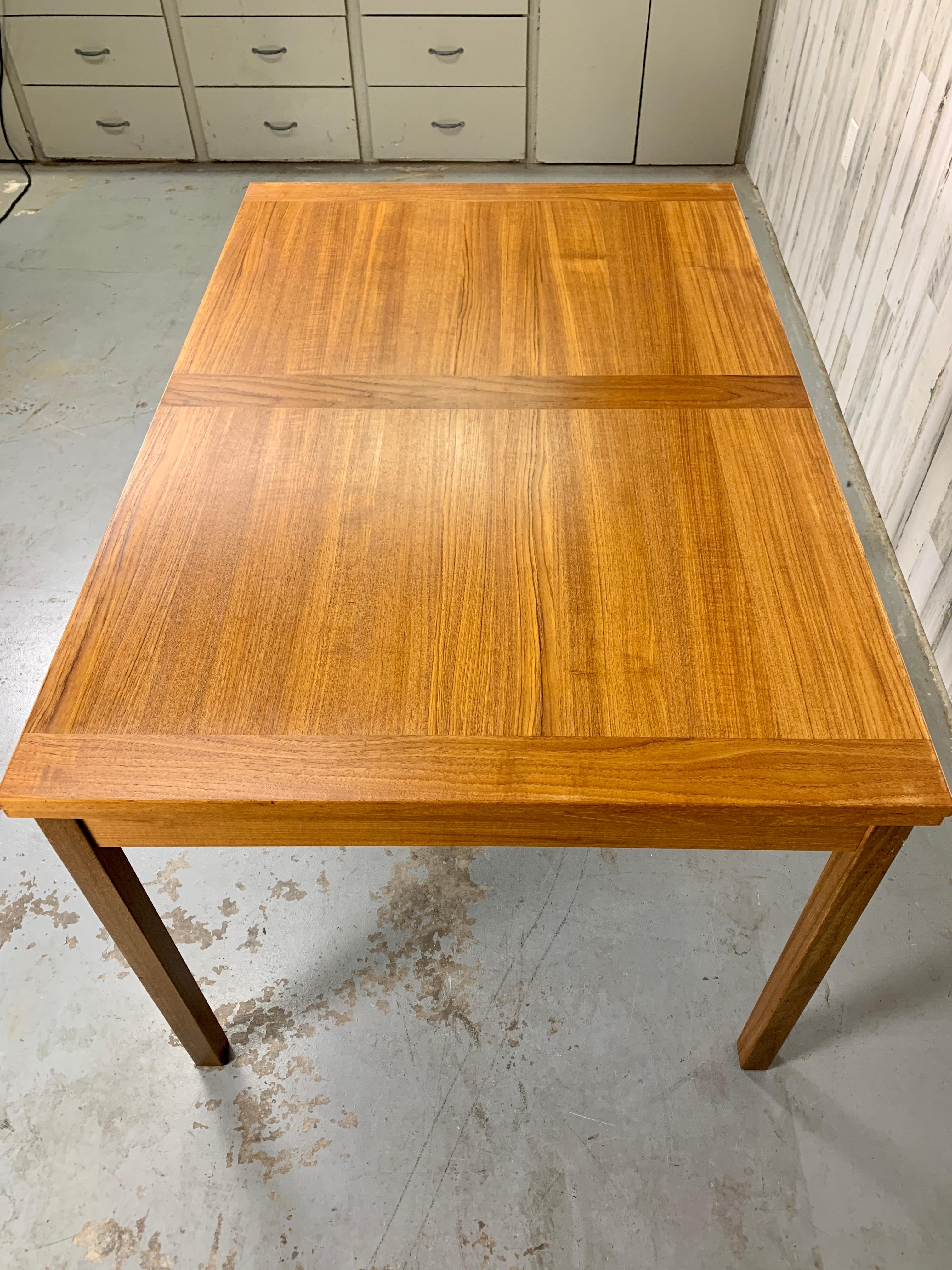 Danish Modern Teak Dining Table In Good Condition For Sale In Denton, TX