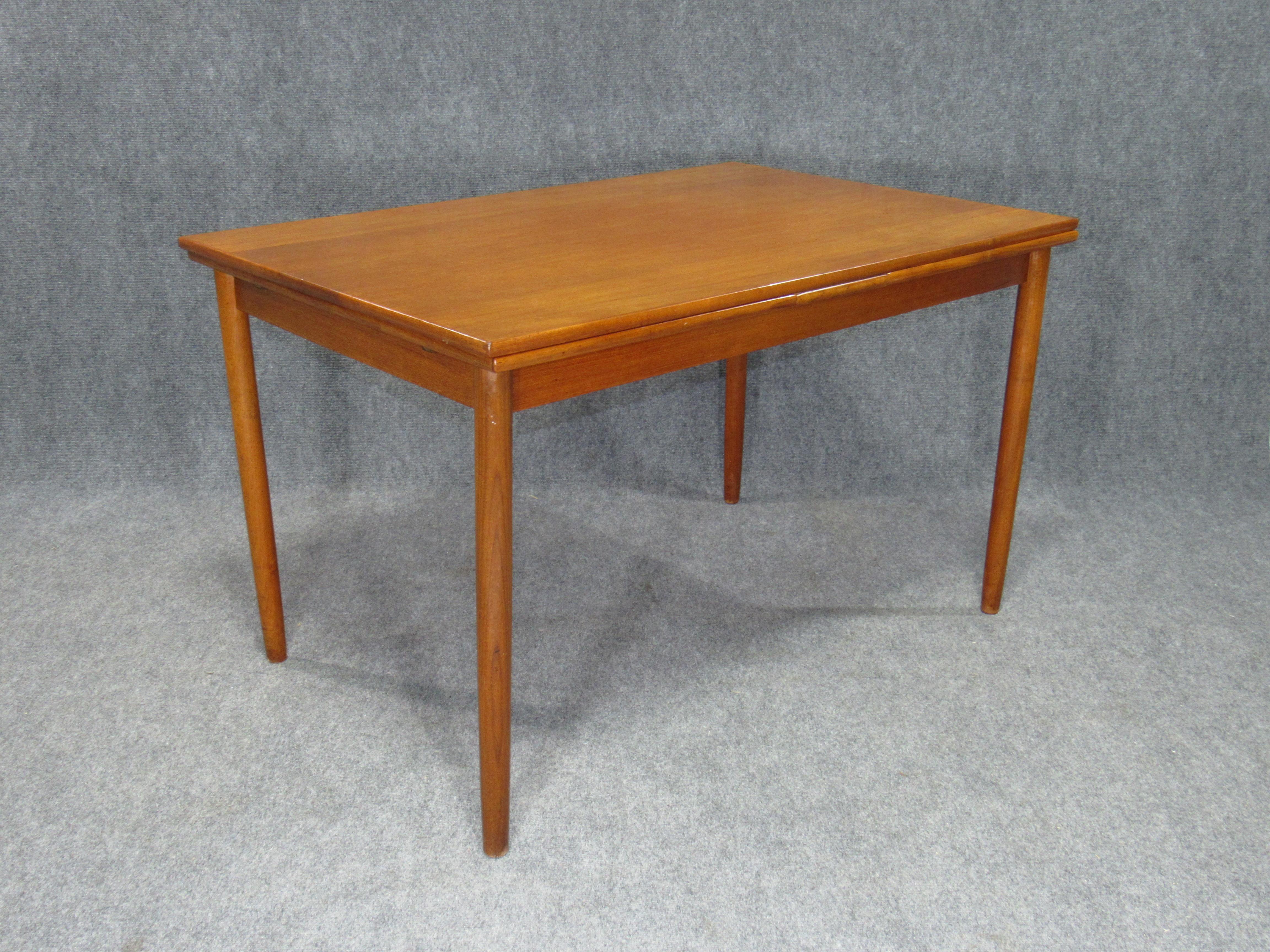 Tavolo da pranzo moderno danese in teak con foglie estraibili 2