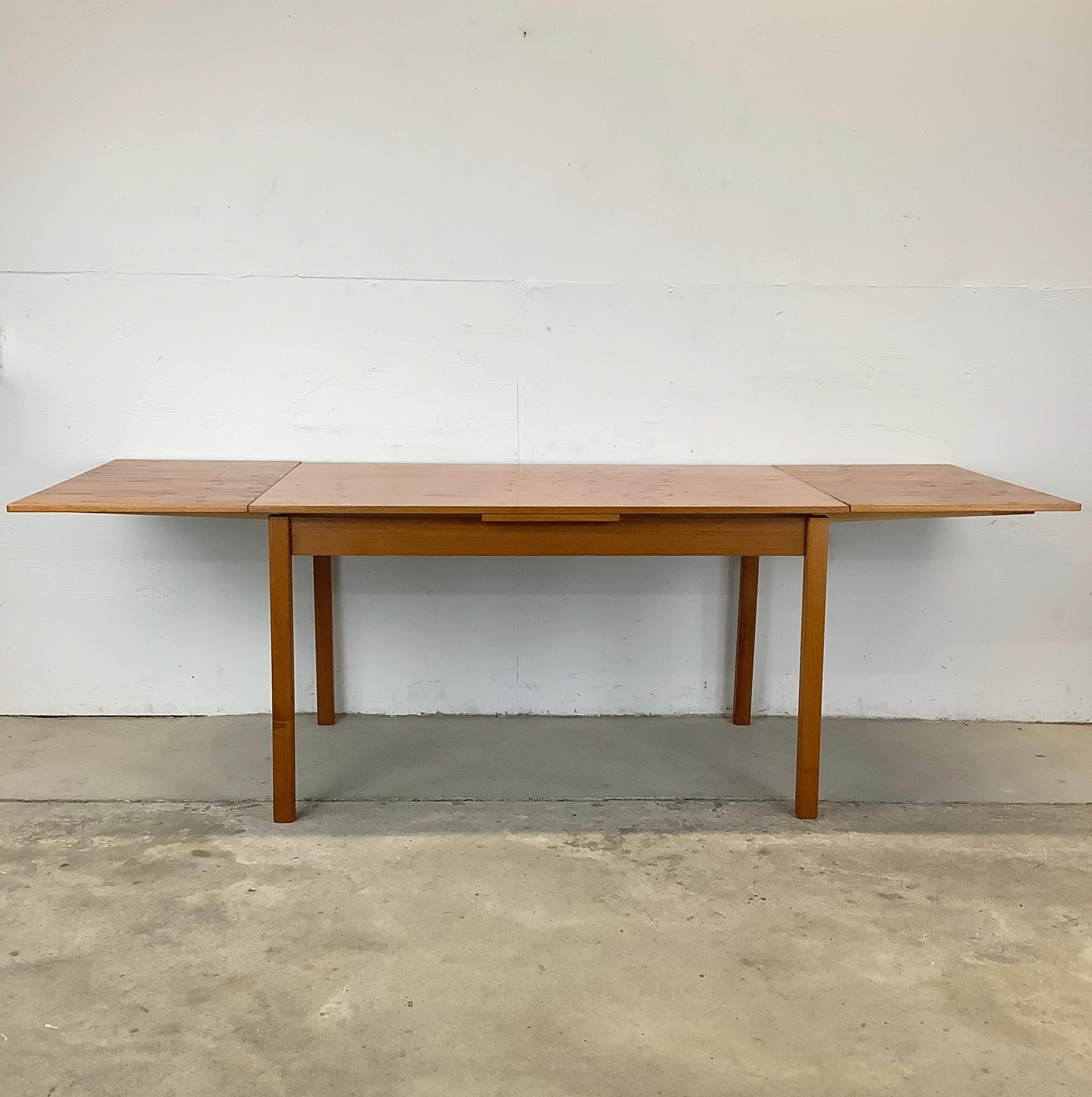 Danish Modern Teak Draw Leaf Dining Table, Brdr. Furbo In Good Condition In Trenton, NJ