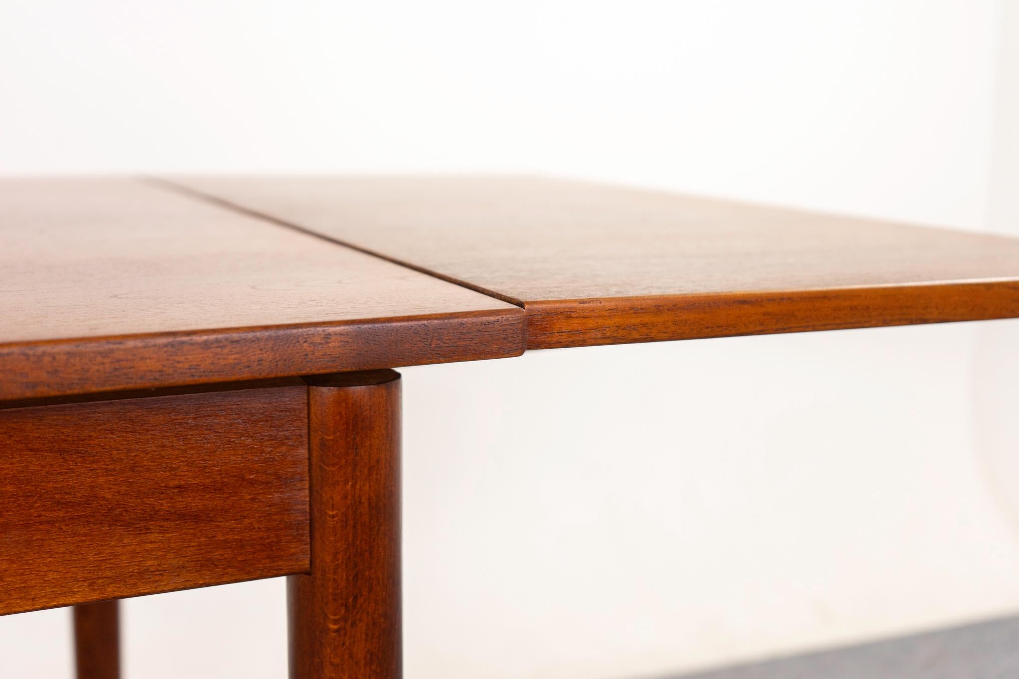 Tavolo da pranzo danese moderno in teak con ante a cassetto 3