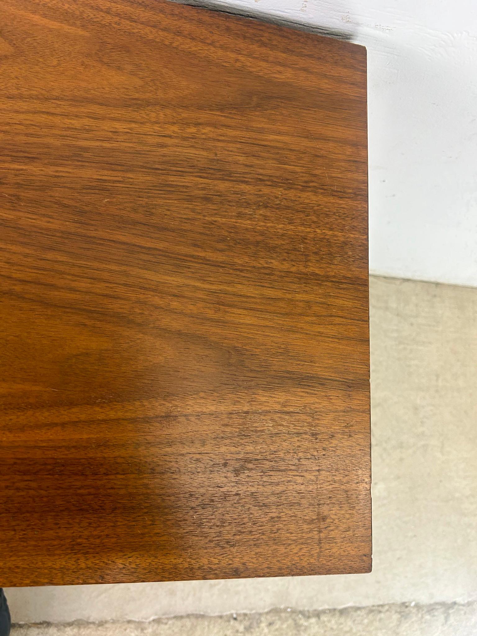 Table de salle à manger moderne danoise en teck à tiroir en vente 10