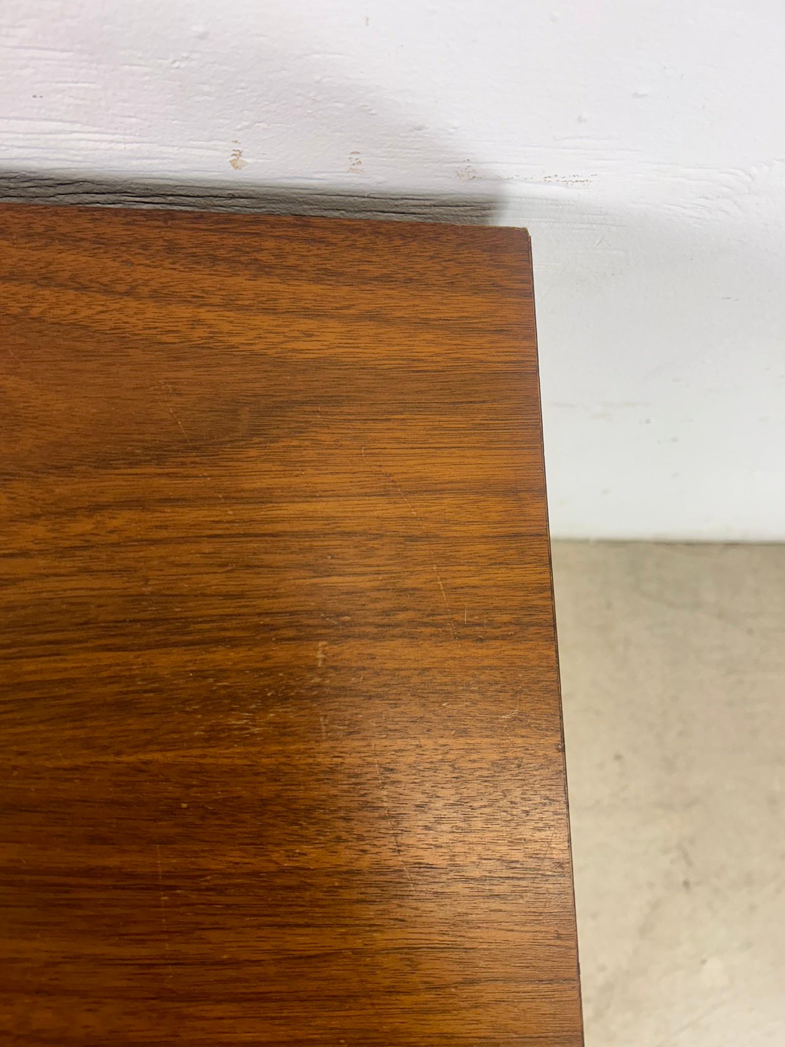 Table de salle à manger moderne danoise en teck à tiroir en vente 11