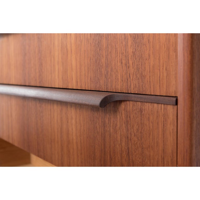 Danish Modern Teak Drawer Chest with Elongated Pulls For Sale at 1stdibs