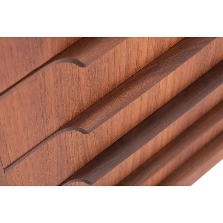 Danish Modern Teak Drawer Chest with Elongated Pulls For Sale at 1stdibs