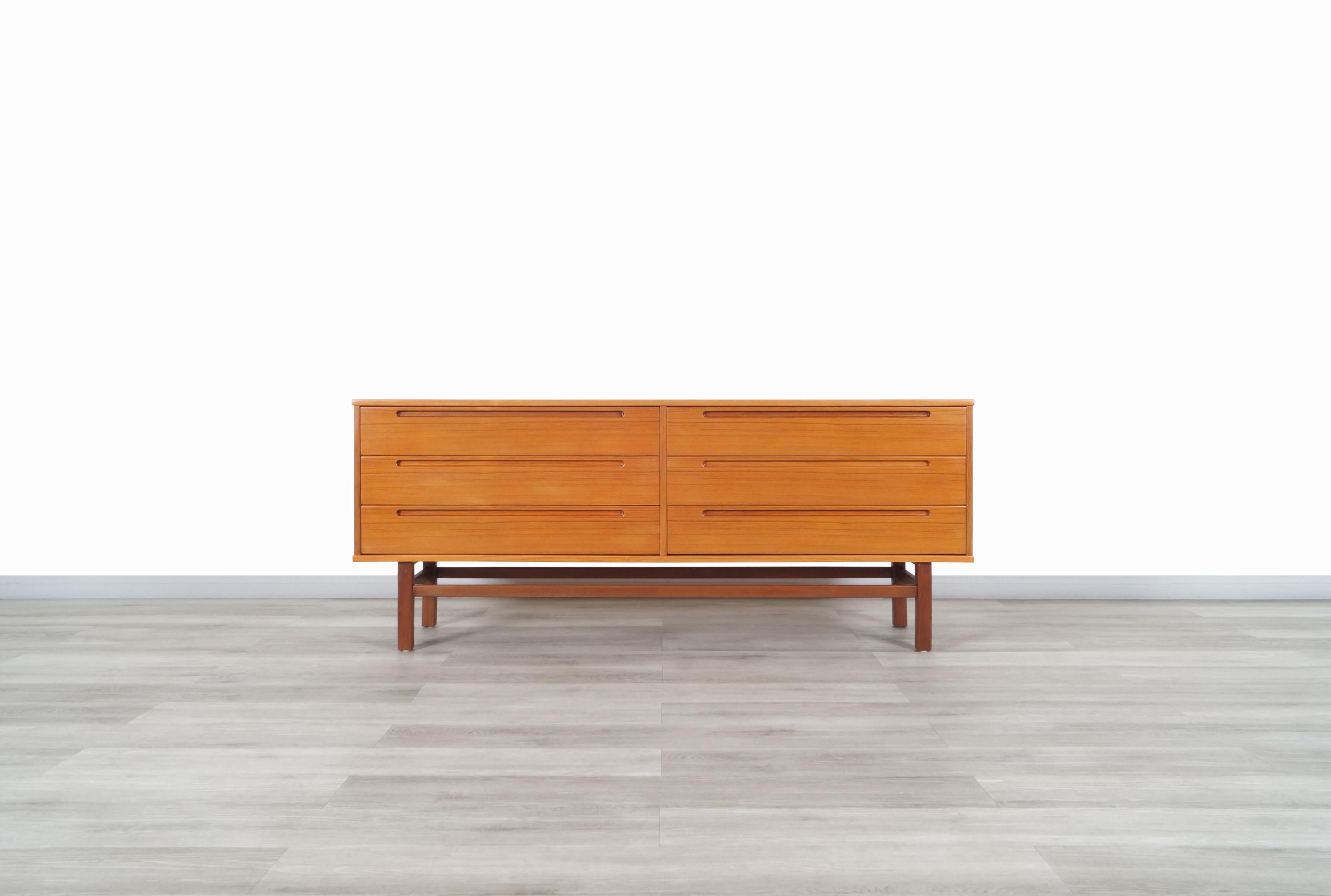 Danish Modern Teak Dresser by Nils Jonsson for Hjn Møbler In Excellent Condition In North Hollywood, CA