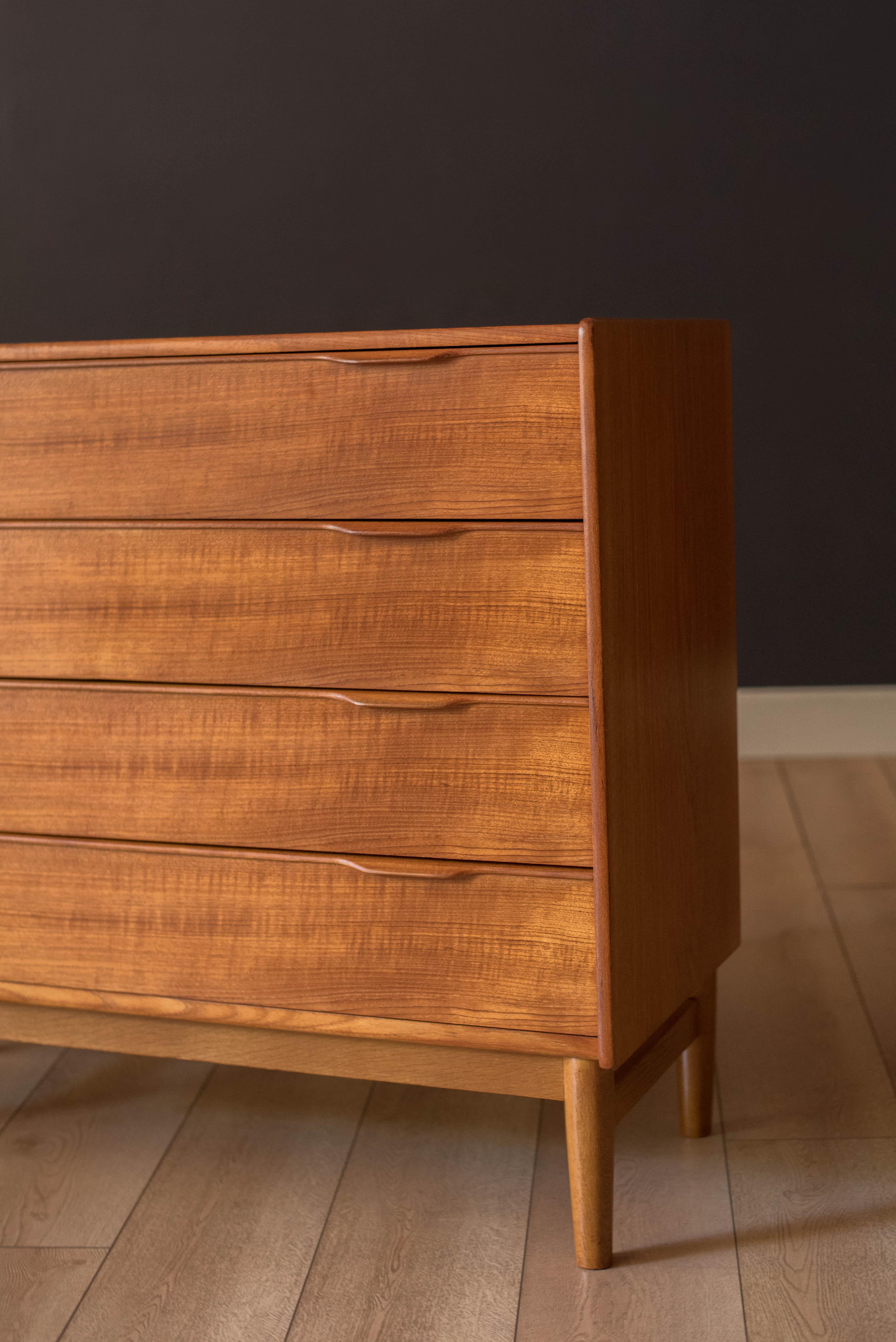 Danish Modern Teak Dresser Chest of Drawers by Henning Jorgensen In Good Condition For Sale In San Jose, CA