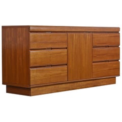 Dänische moderne Teakholzkommode:: um 1980 von Sun Cabinet