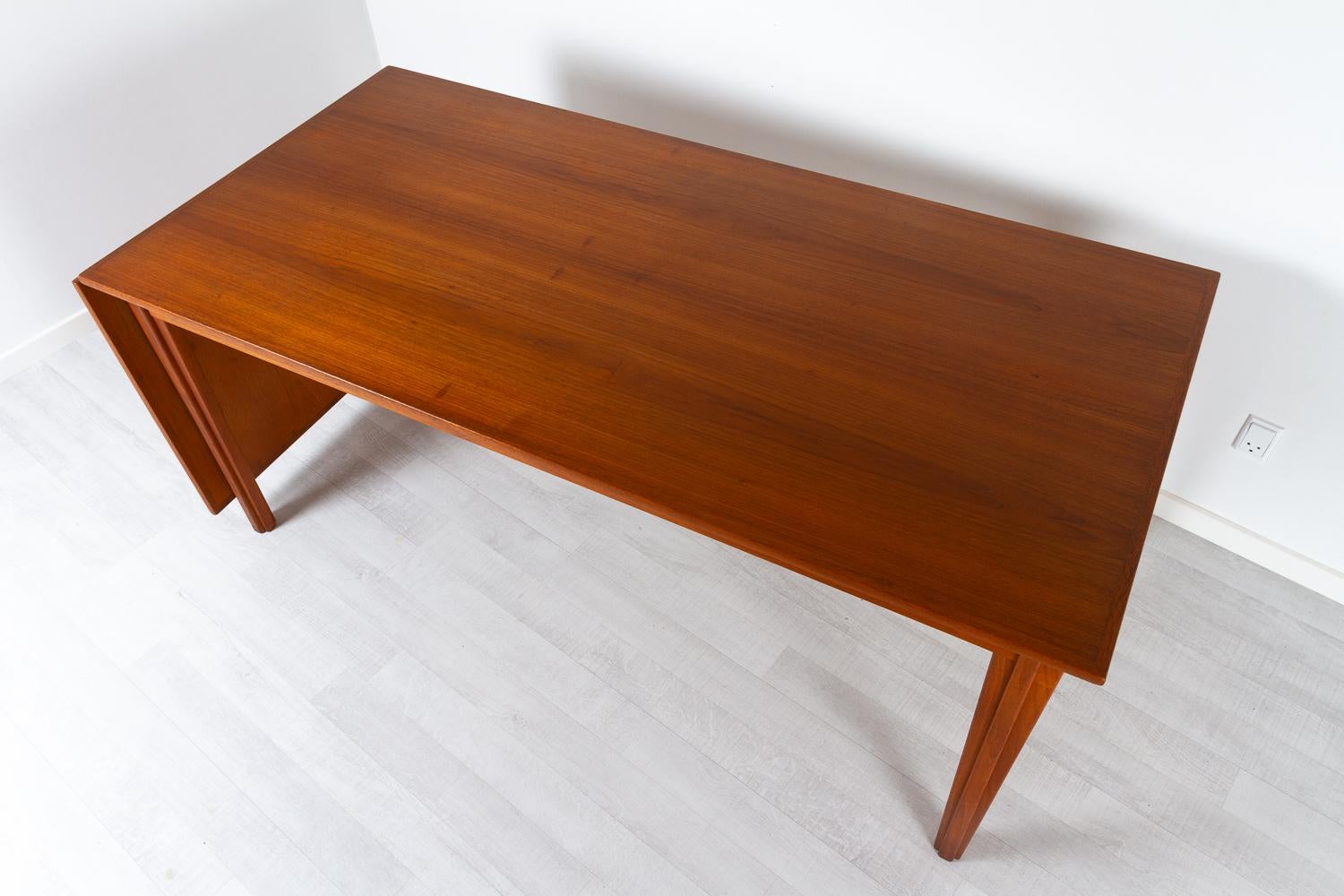 Danish Modern Teak Drop Leaf Dining Table, 1960s For Sale 7