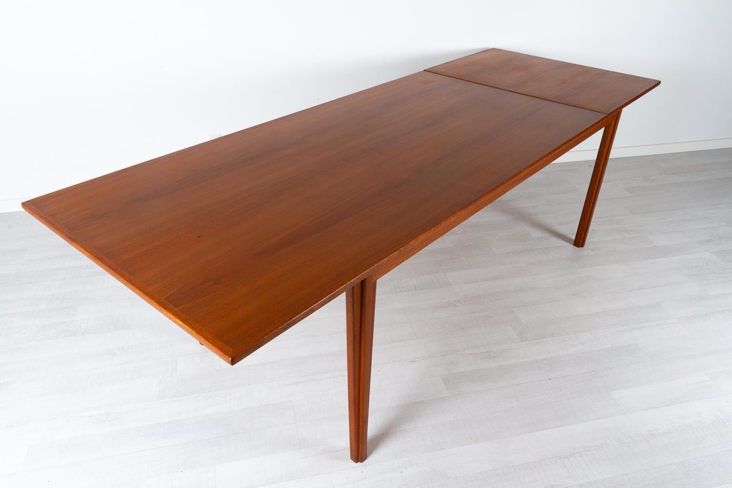 Danish Modern Teak Drop Leaf Dining Table, 1960s For Sale 1