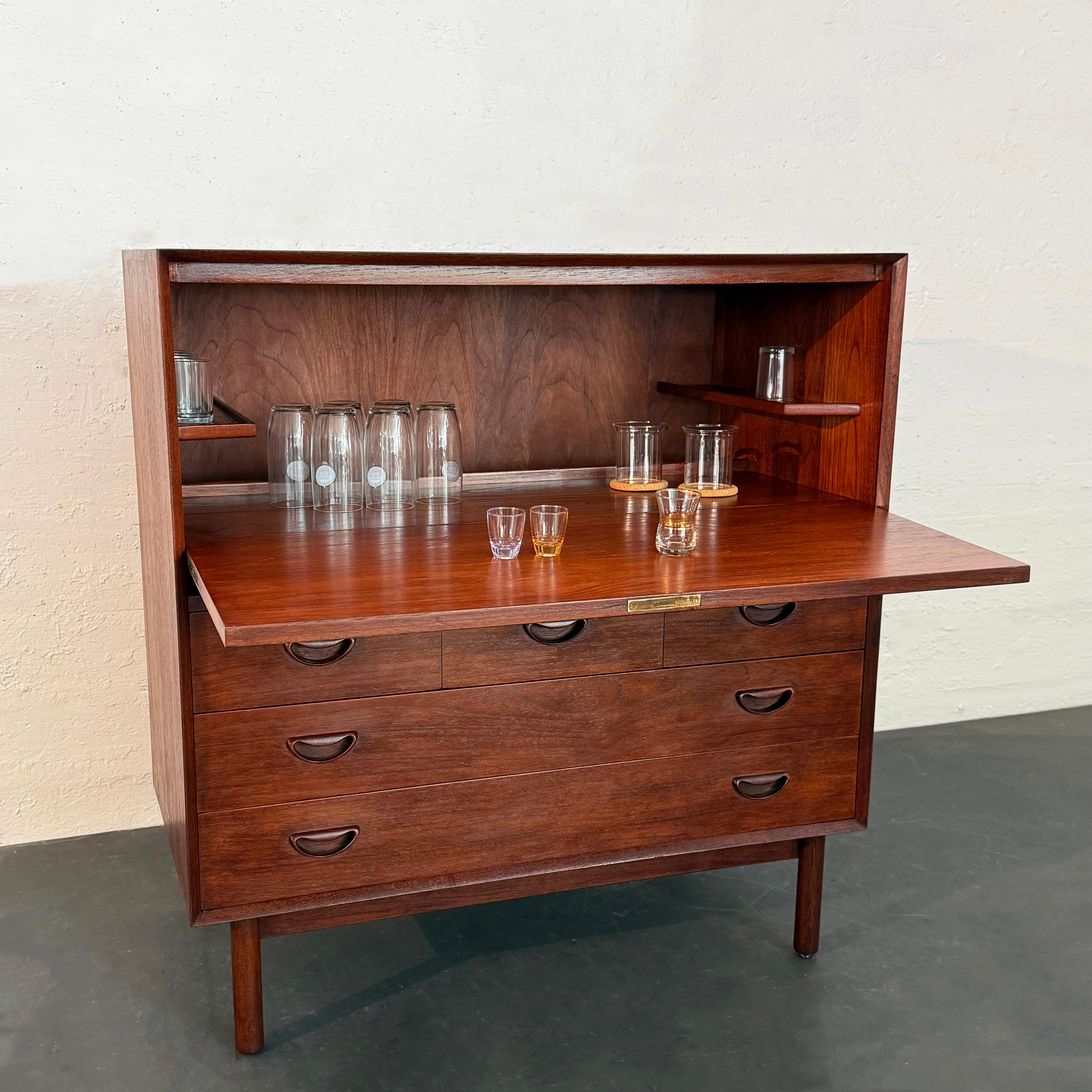 Danish Modern Teak Dry Bar Cabinet By Peter Hvidt And Orla Mølgaard-Nielsen For Sale 2