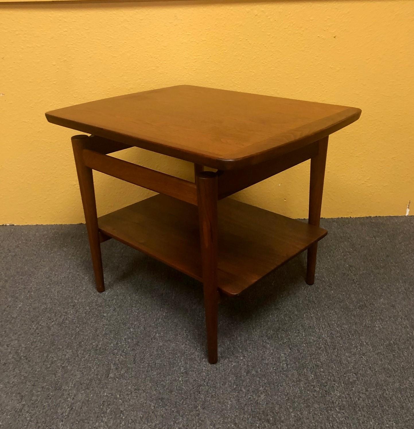 Scandinavian Modern Danish Modern Teak End / Side Table with Floating Top