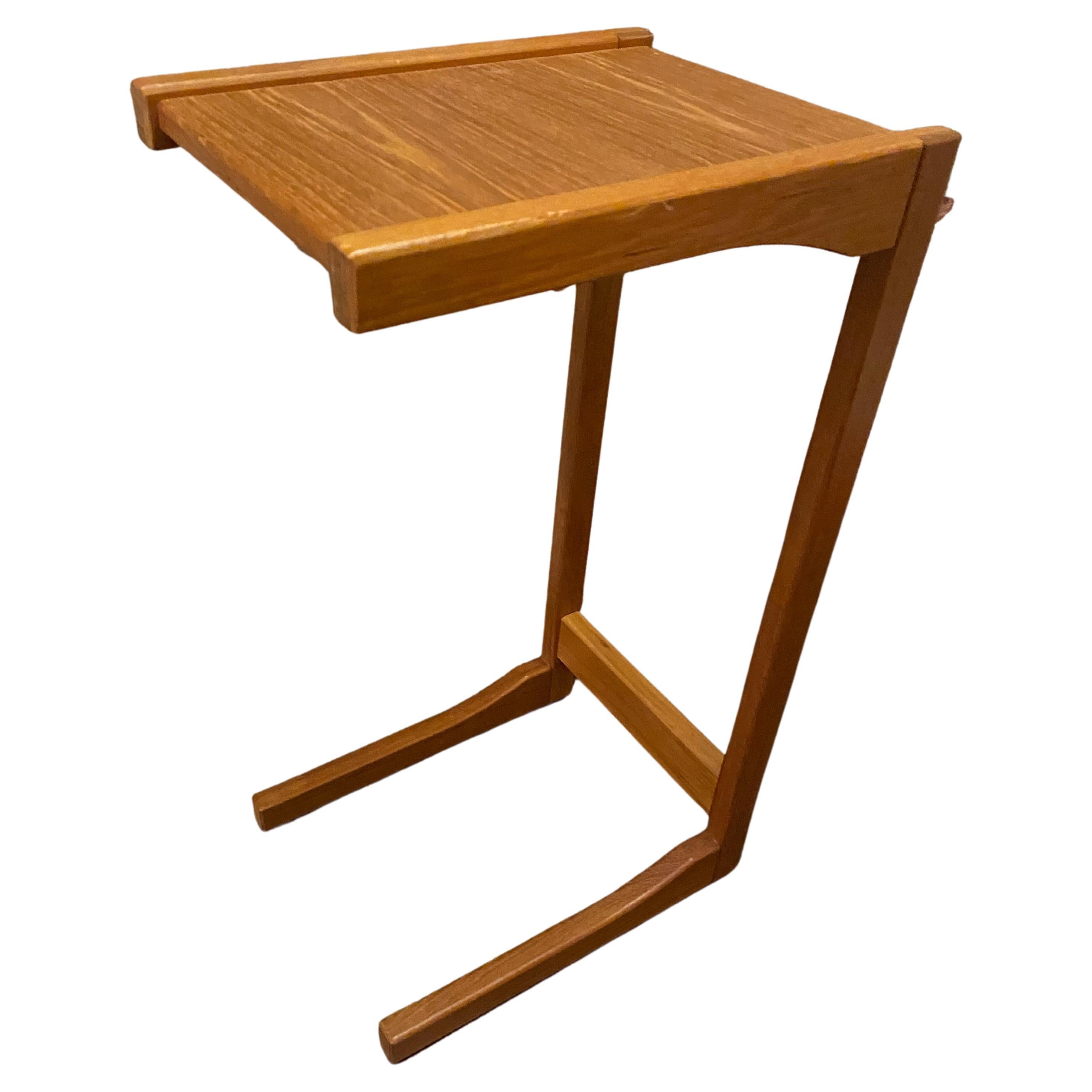 Danish Modern Teak End Table by FBJ Mobler, C-Shape For Sale