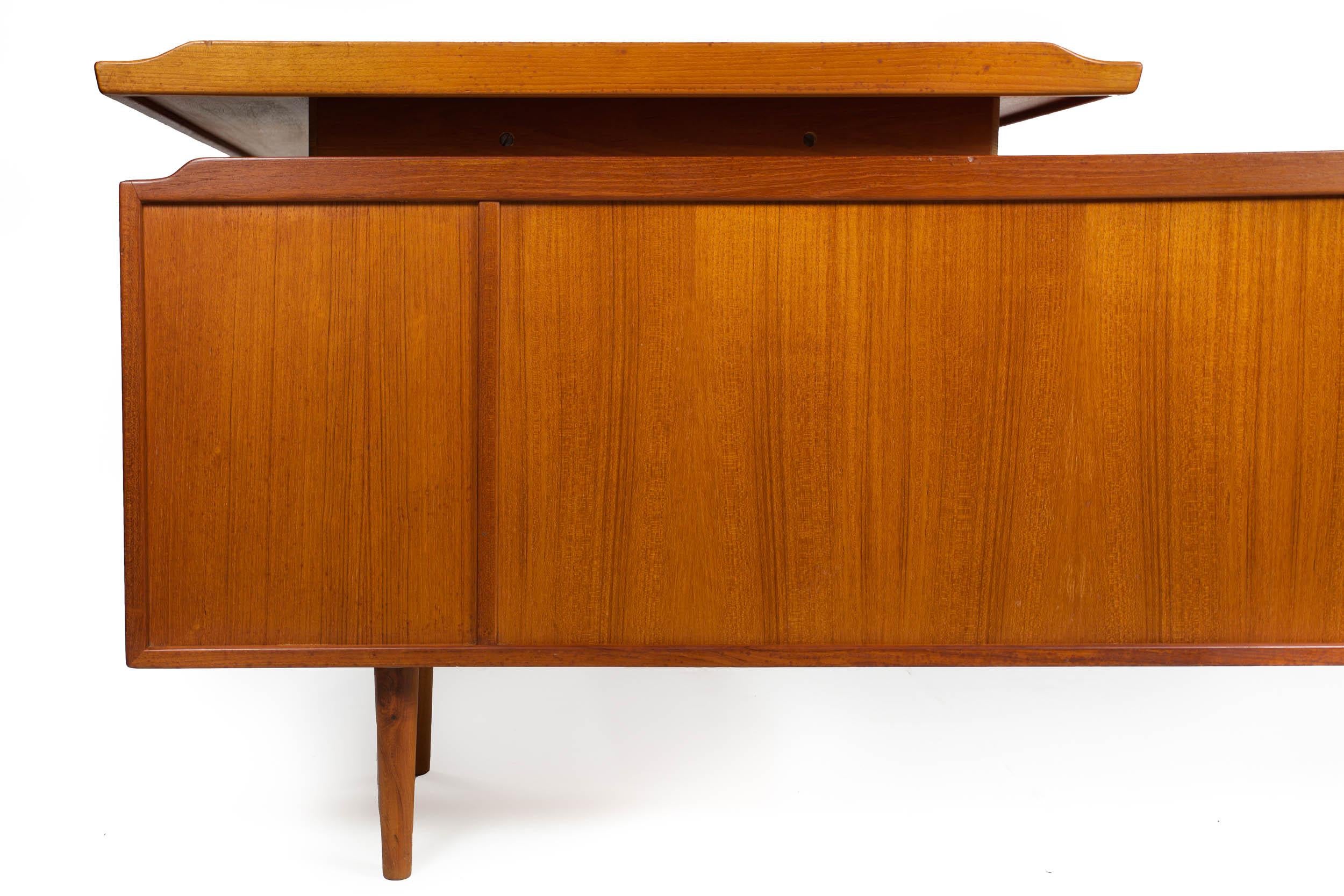 Danish Modern Teak Executive Desk with Credenza Return by Arne Vodder for Sibast 9