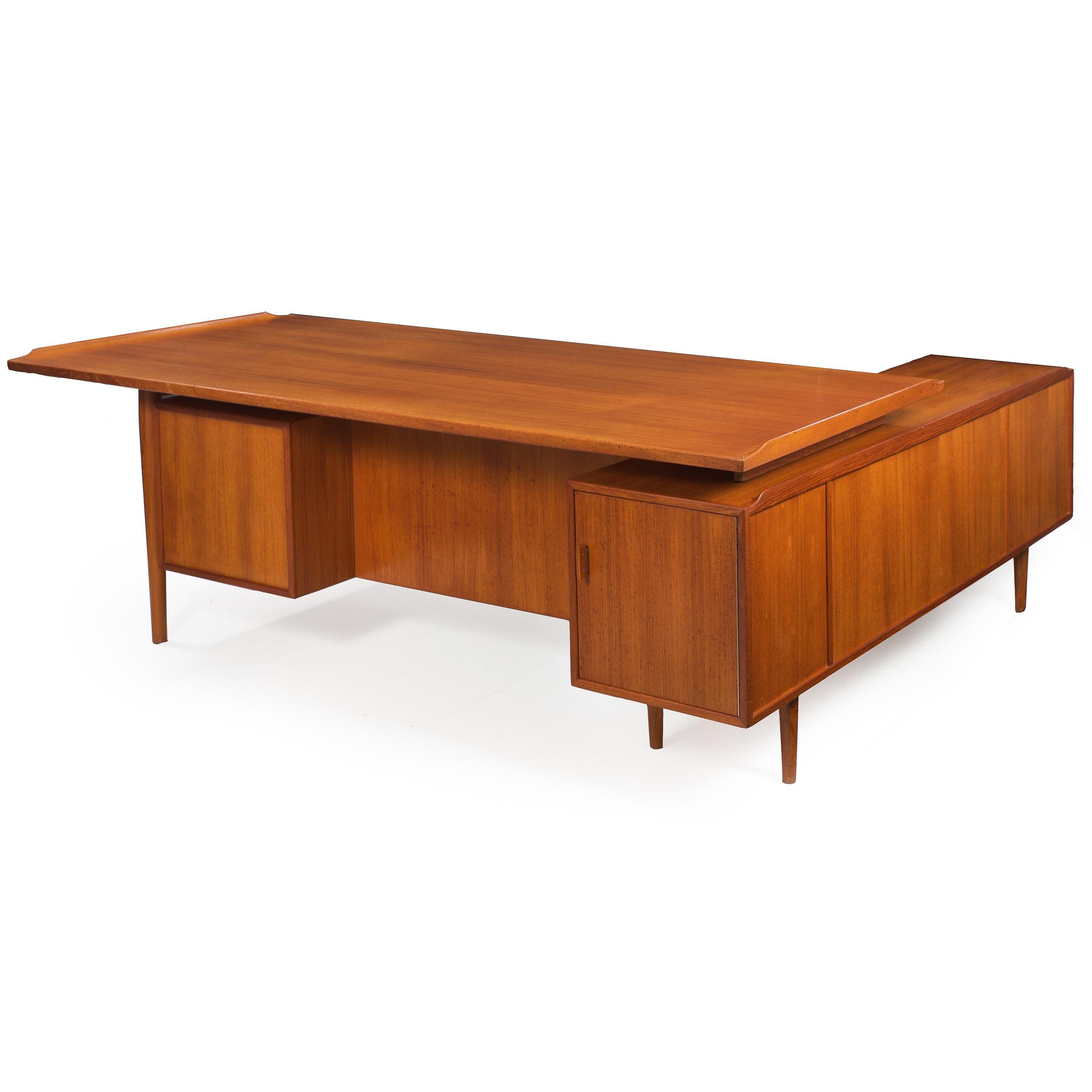 Mid-Century Modern Danish Modern Teak Executive Desk with Credenza Return by Arne Vodder for Sibast