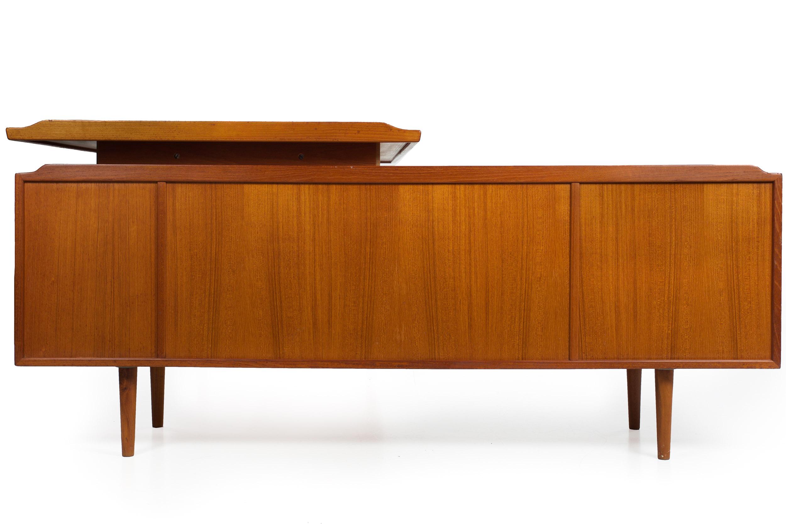 20th Century Danish Modern Teak Executive Desk with Credenza Return by Arne Vodder for Sibast