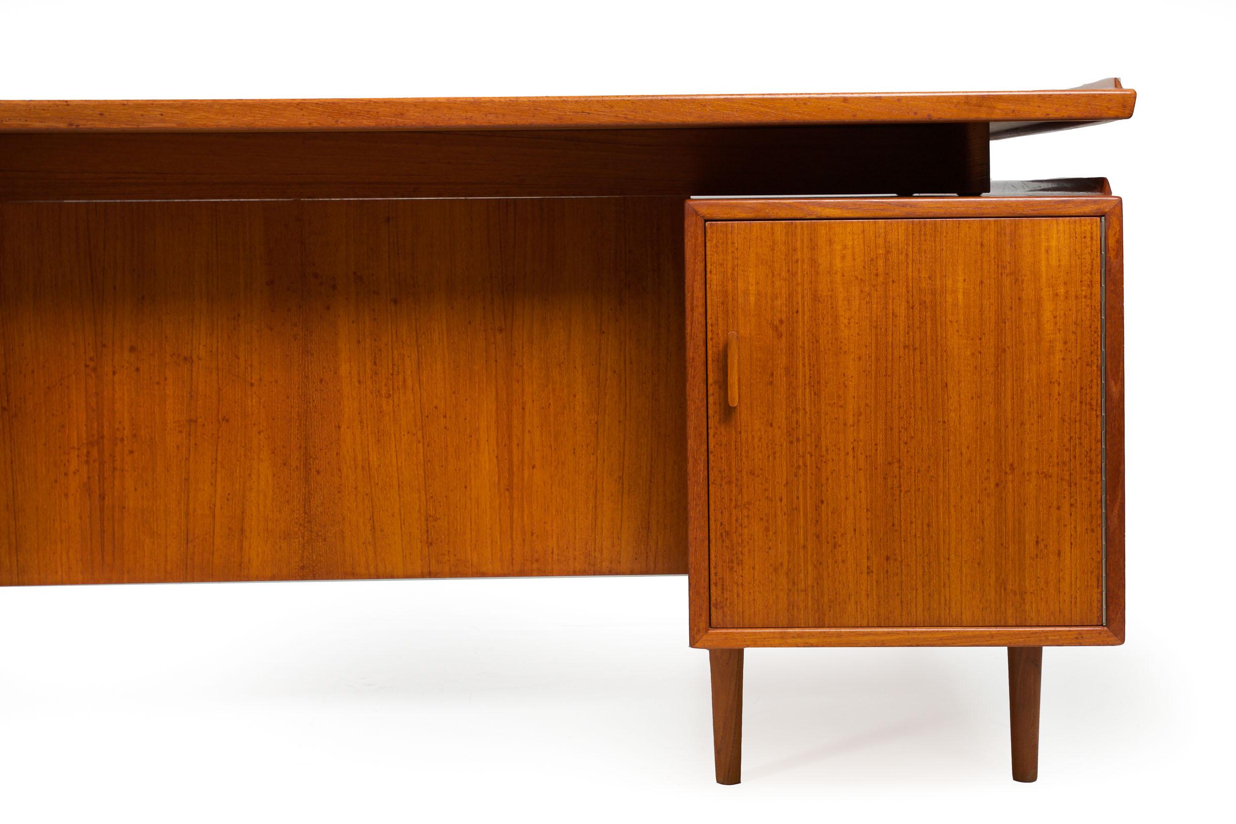 Danish Modern Teak Executive Desk with Credenza Return by Arne Vodder for Sibast 1