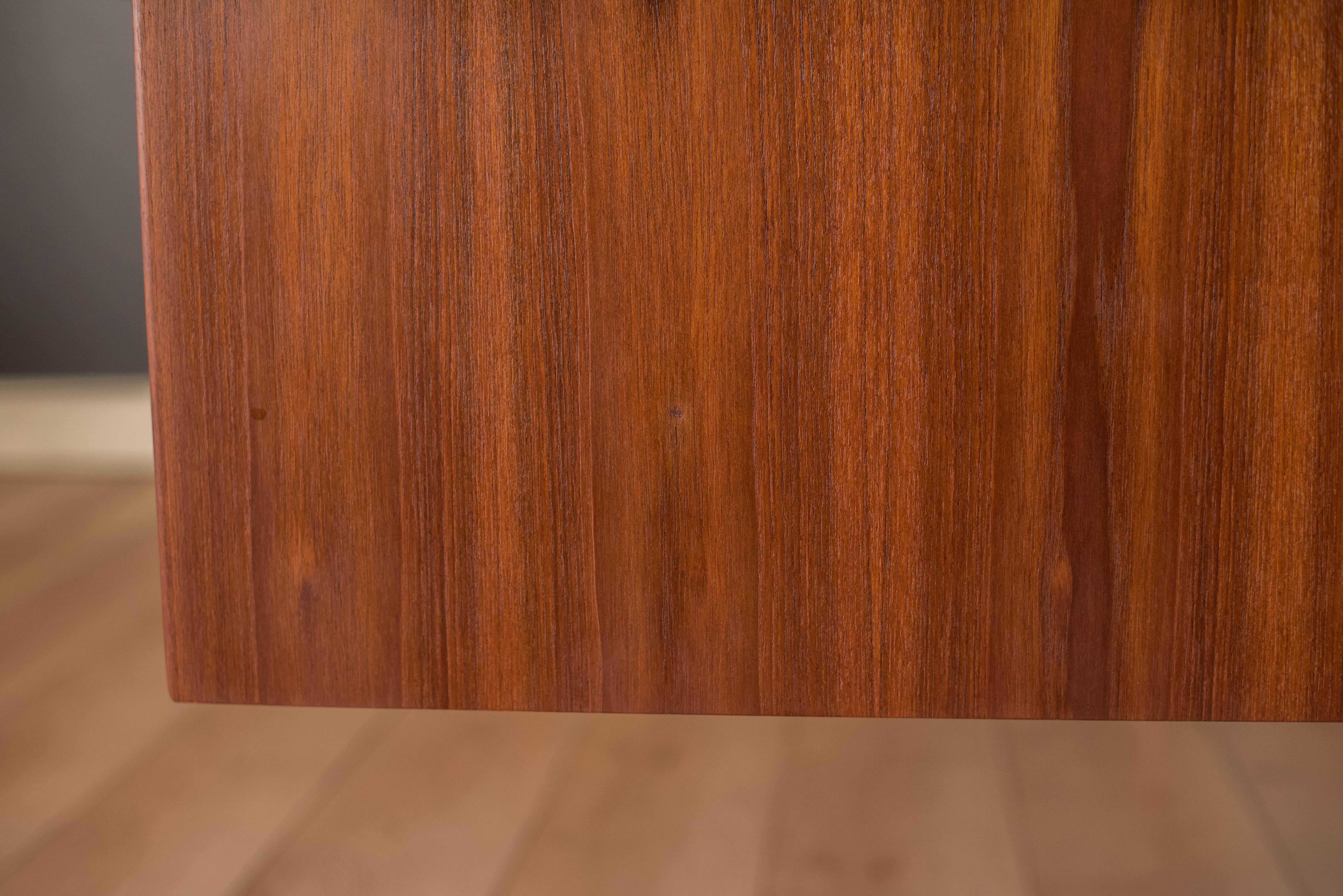 Danish Modern Teak Executive Writing Desk by Borge Mogensen for Soborg Mobler in vendita 5