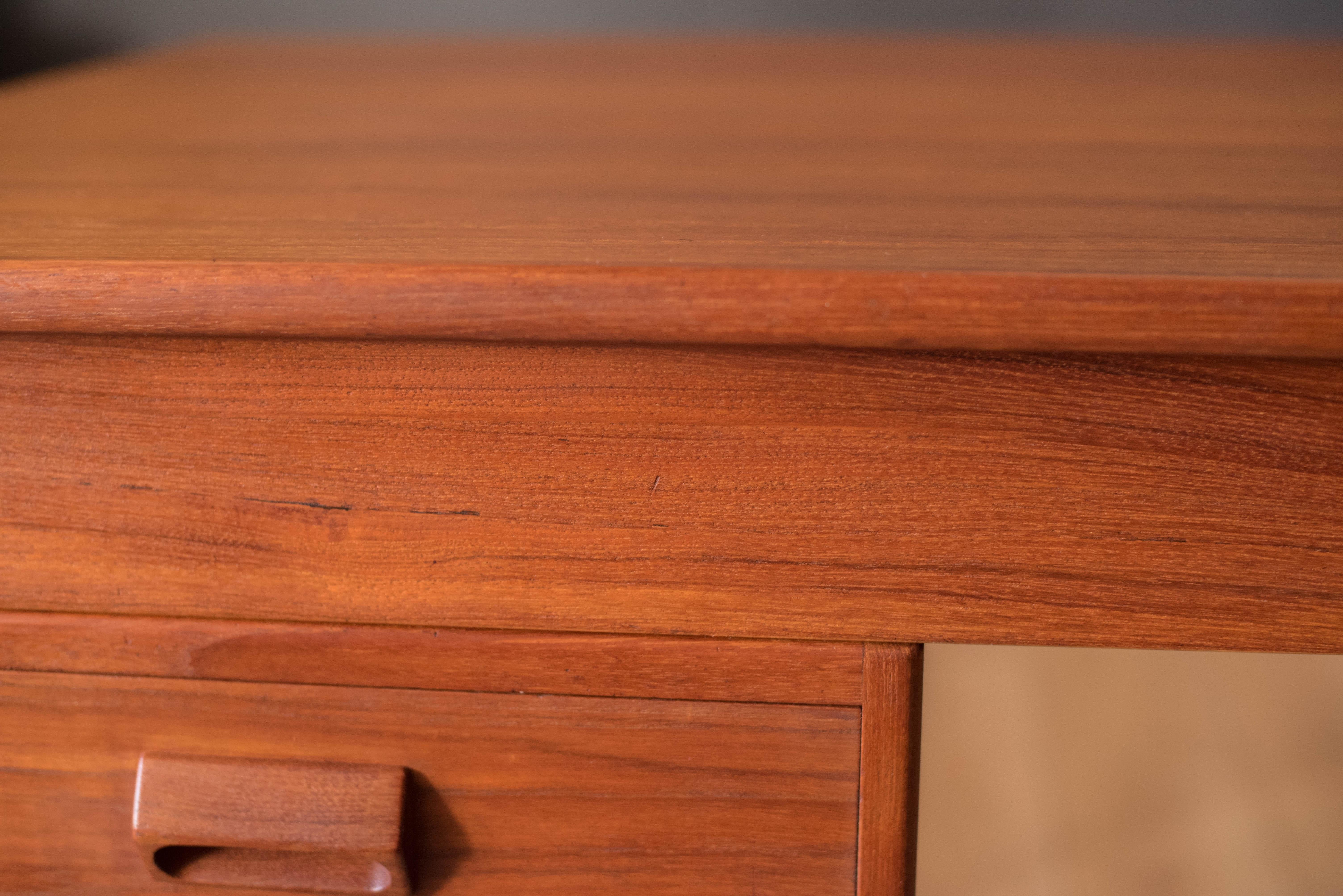 Danish Modern Teak Executive Writing Desk by Borge Mogensen for Soborg Mobler in vendita 6