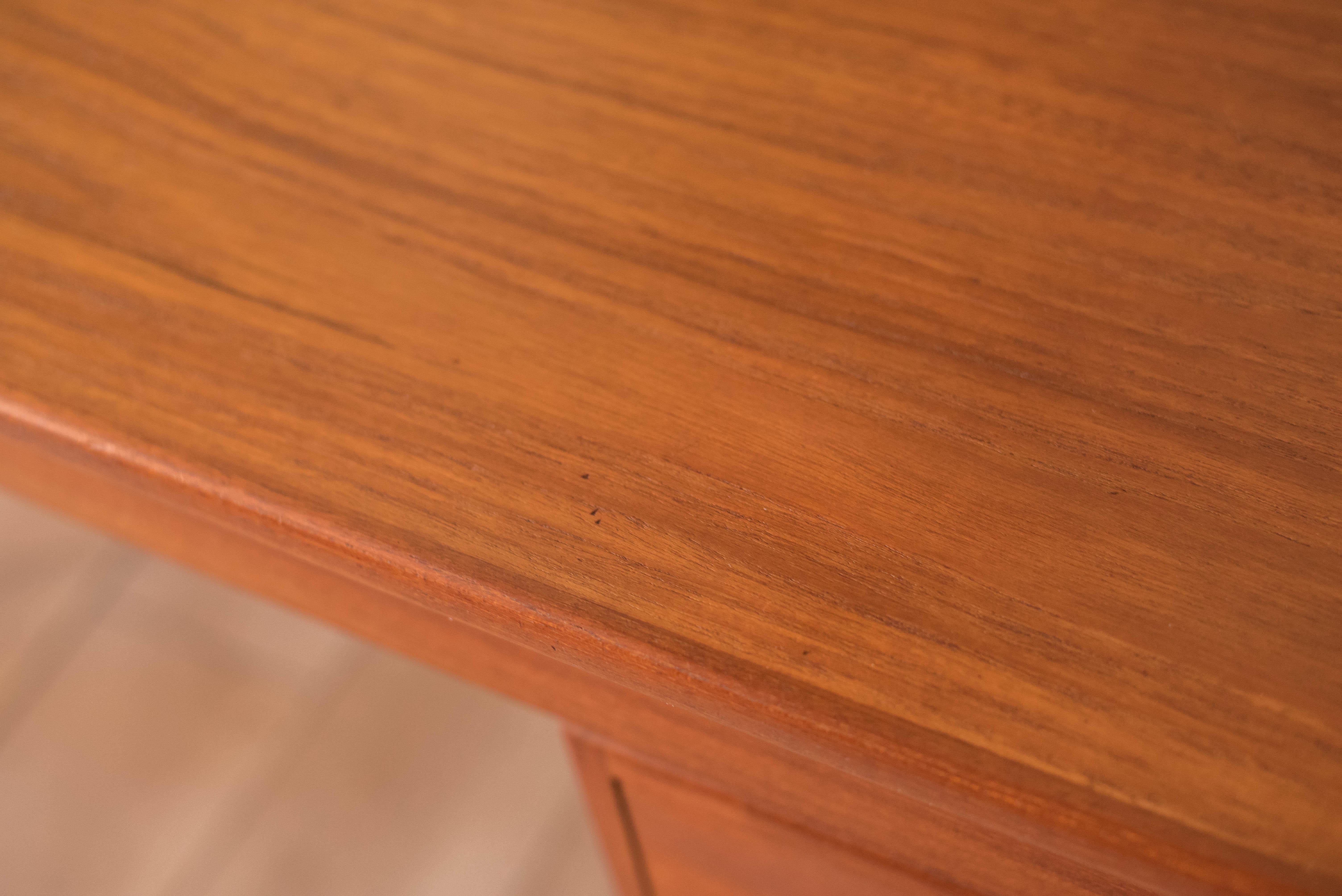 Danish Modern Teak Executive Writing Desk by Borge Mogensen for Soborg Mobler in vendita 9