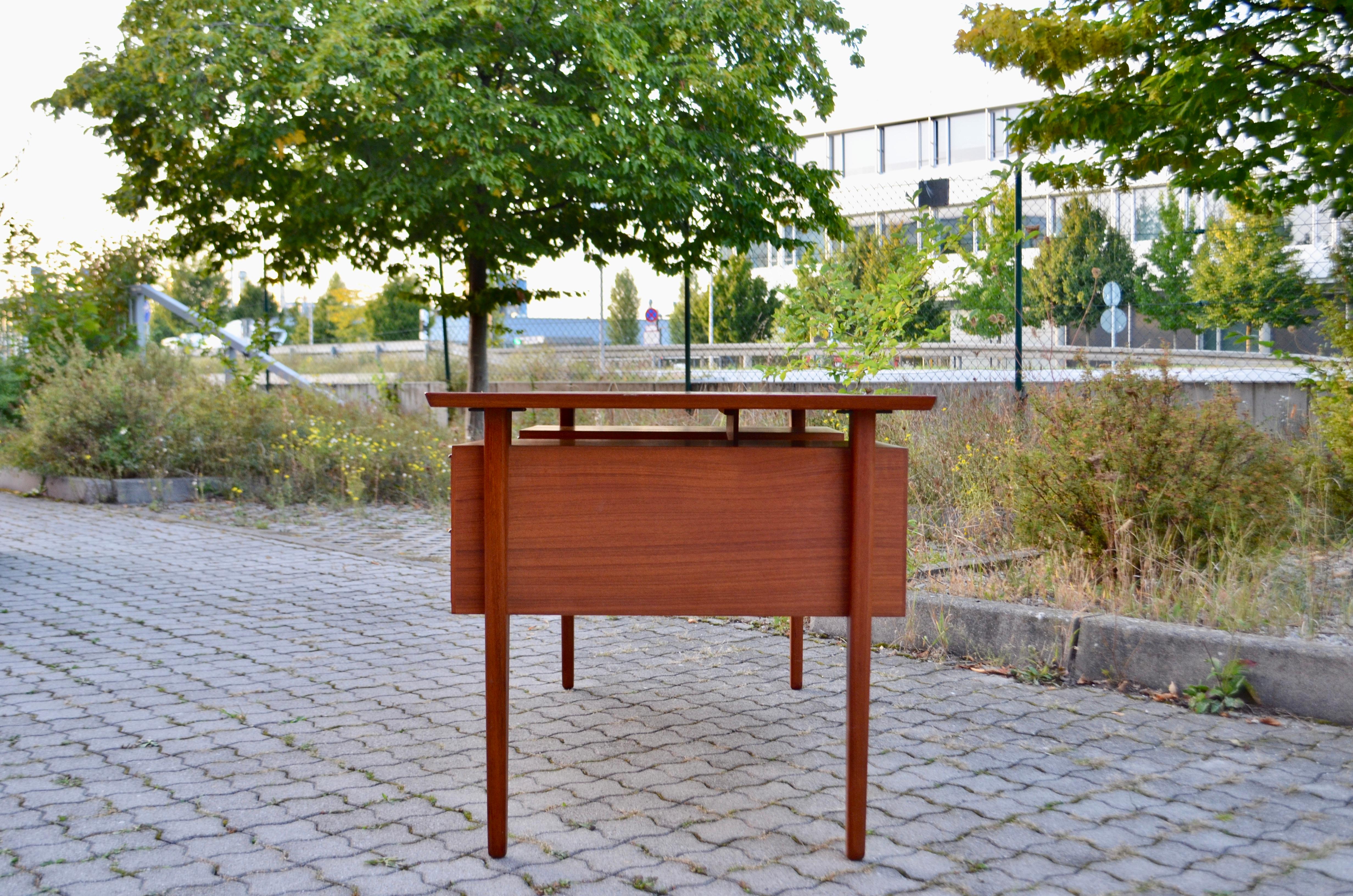 Danish Modern Teak Executive Writing Desk Henning Jorgensen for Fredericia For Sale 5