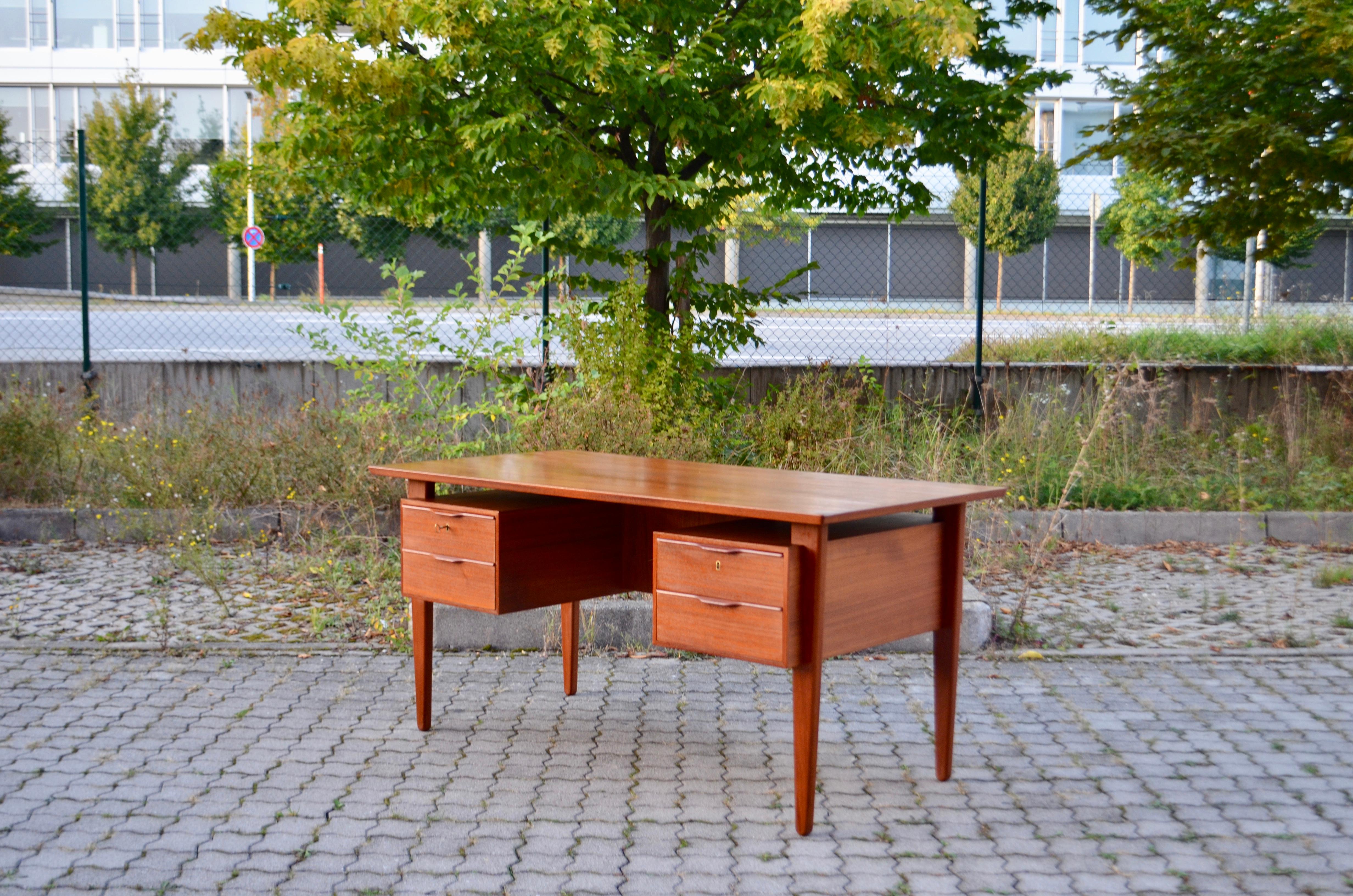 Mid-Century Modern Danish Modern Teak Executive Writing Desk Henning Jorgensen for Fredericia For Sale