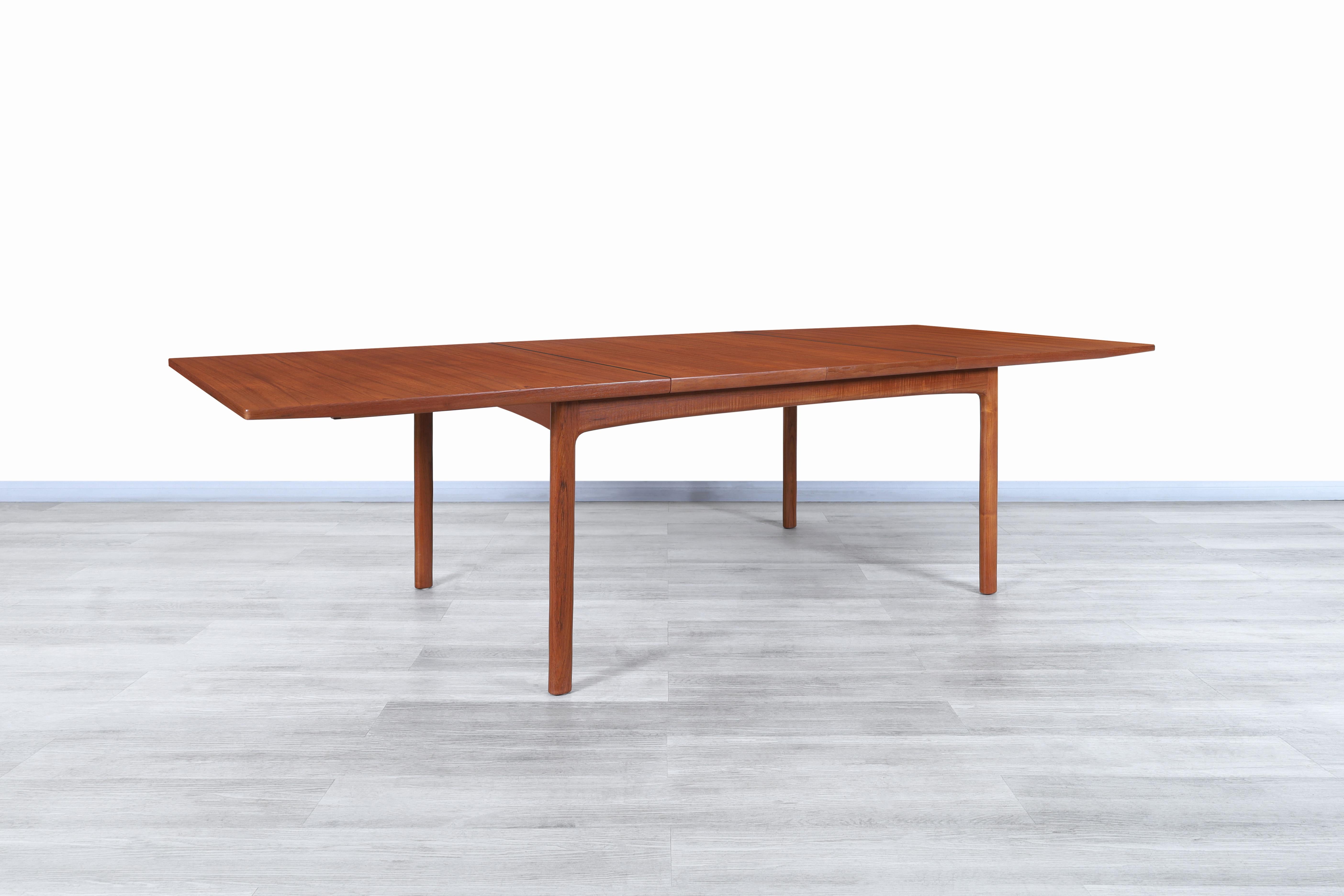 Midcentury Teak Expanding Dining Table by Folke Ohlsson for DUX In Excellent Condition In North Hollywood, CA