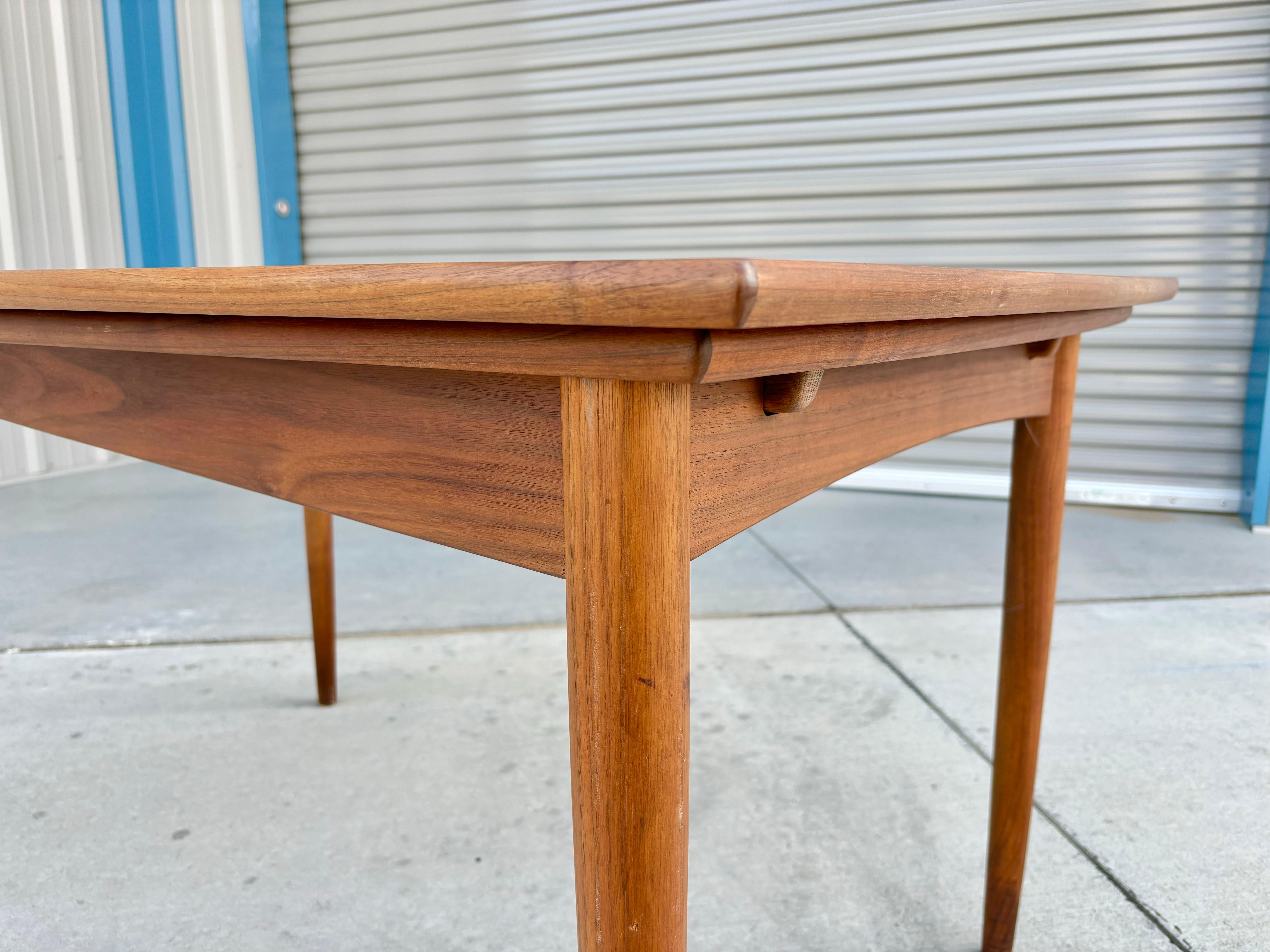 Danish Modern Teak Extendable Dining Table, 1960s For Sale 7