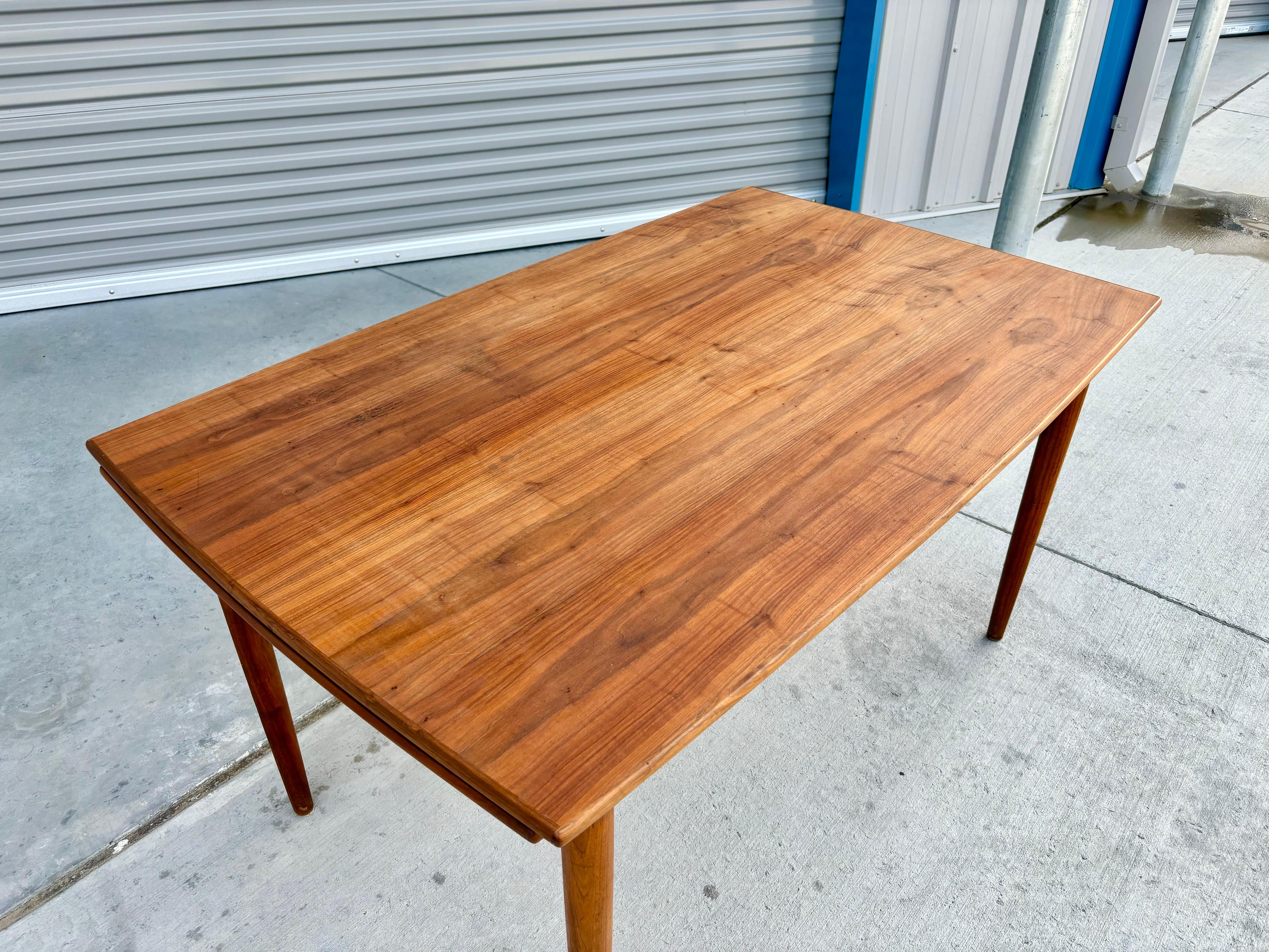 Danish Modern Teak Extendable Dining Table, 1960s In Good Condition For Sale In North Hollywood, CA