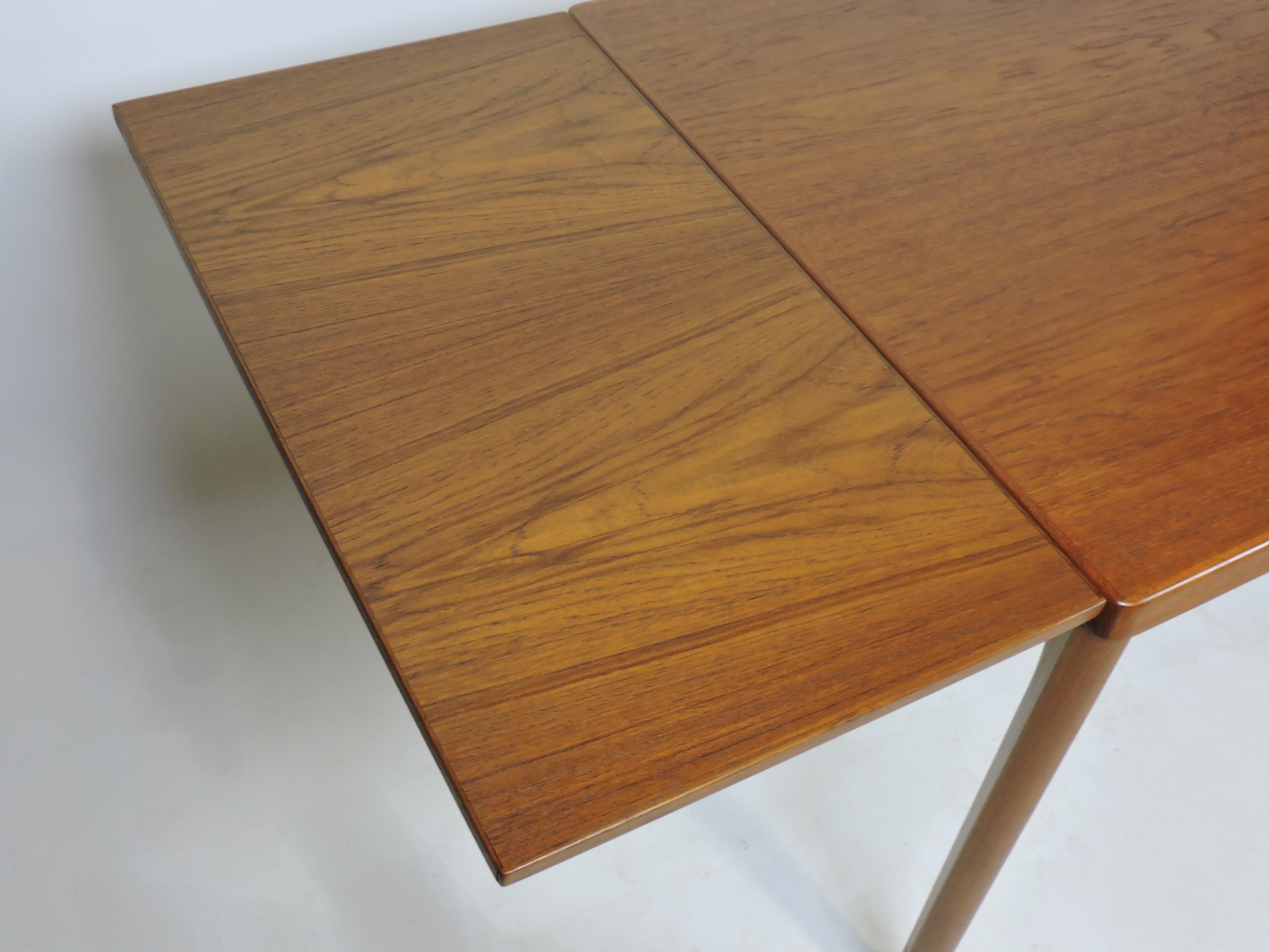 Mid-20th Century Danish Modern Teak Extendable Dining Table by Henning Kjaernulf for Vejle Stole