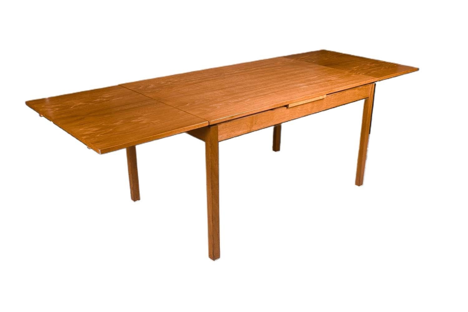 Danish Modern Teak Extendable Dining Table For Sale 5