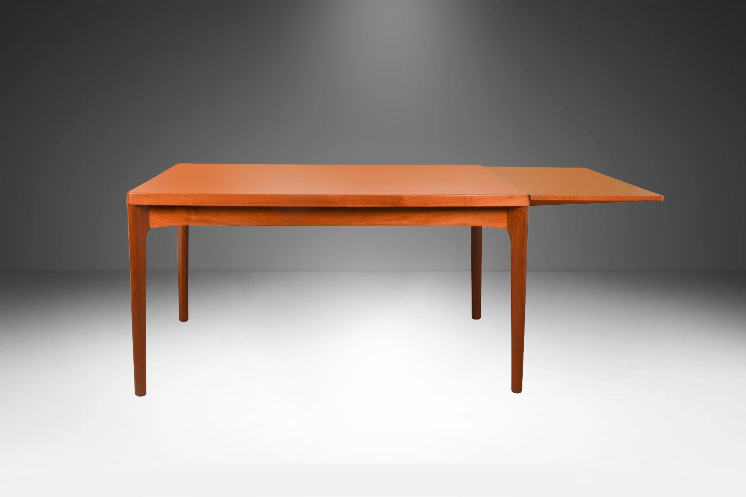 Mid-Century Modern Table à manger moderne danoise en teck à rallonge Vejle Stole & Møbelfabrik en vente