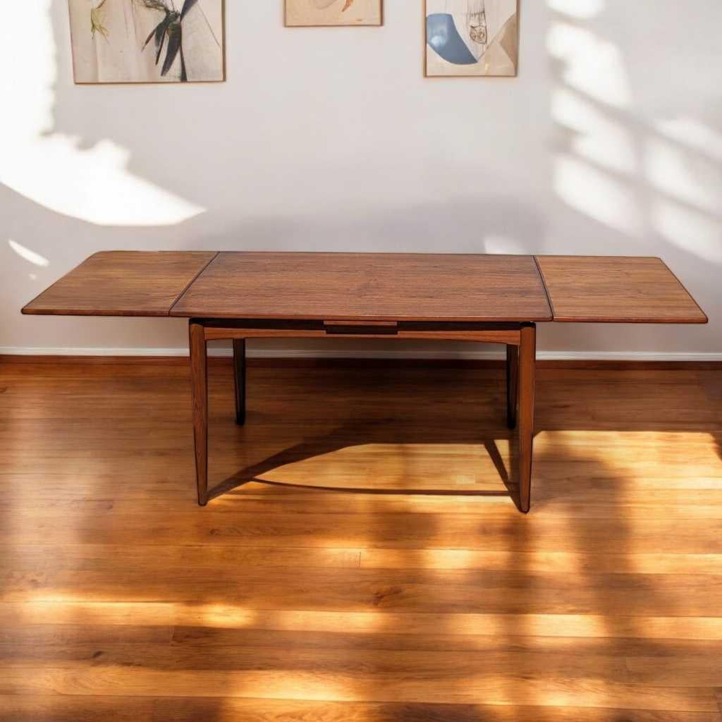 Mesa de comedor extensible danesa moderna de teca, por Skovmand and Andersen, años 60 en venta 2