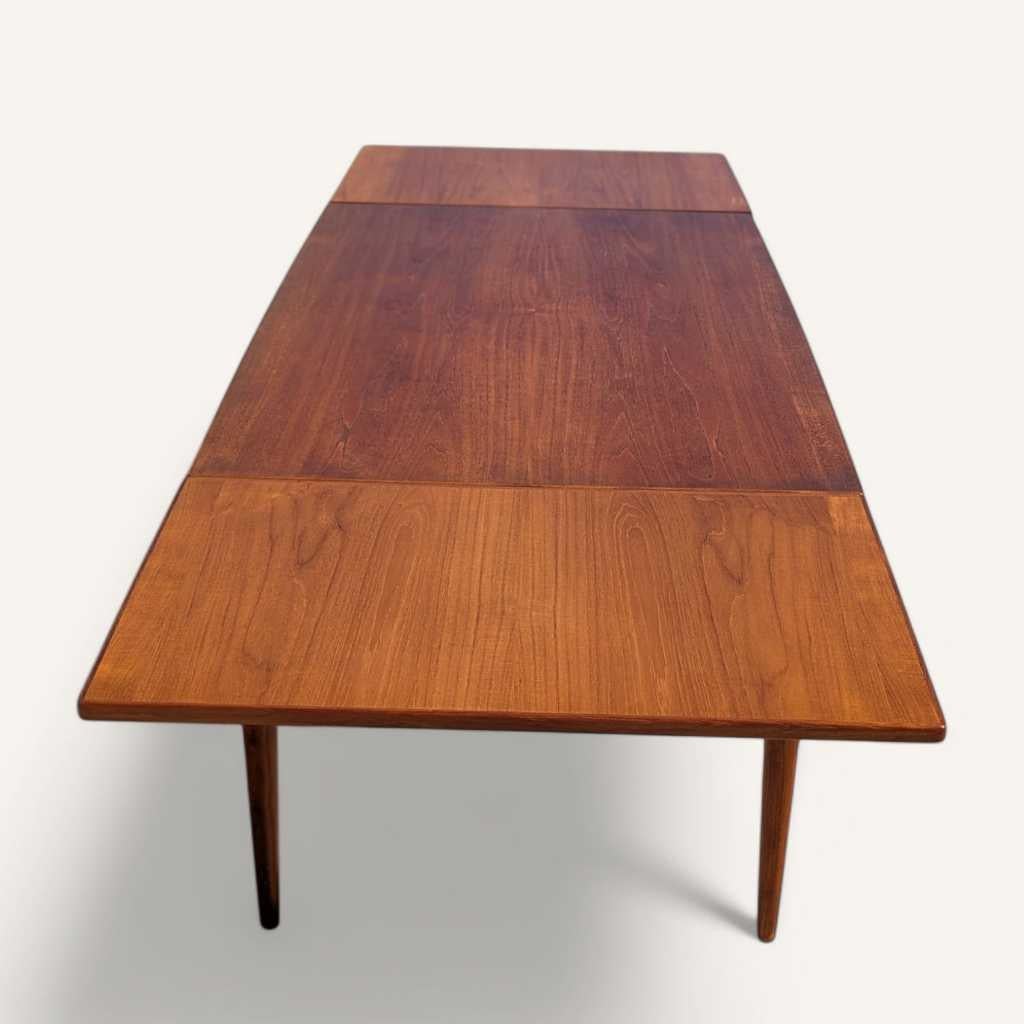 Mesa de comedor extensible danesa moderna de teca, por Skovmand and Andersen, años 60 en venta 5