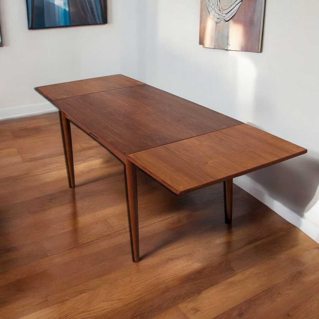 Mesa de comedor extensible danesa moderna de teca, por Skovmand and Andersen, años 60 en venta 6
