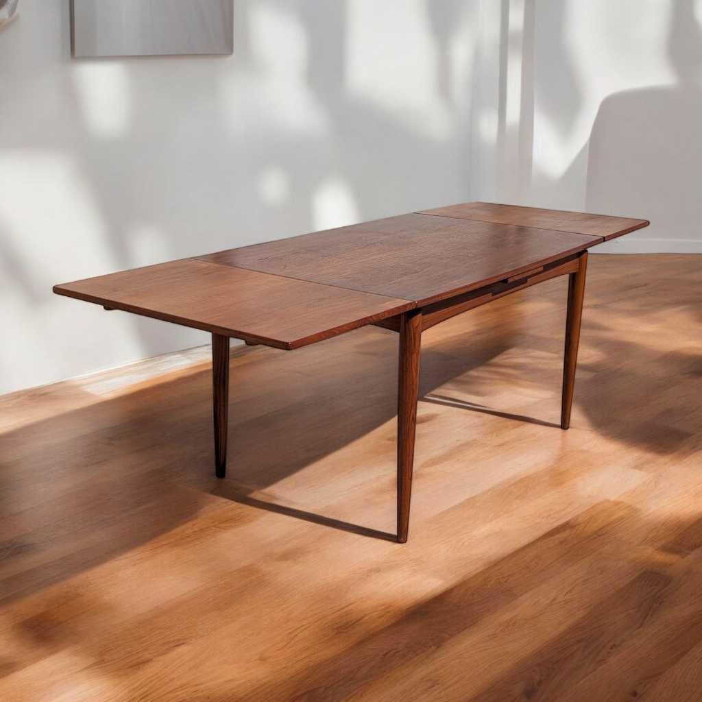 Mesa de comedor extensible danesa moderna de teca, por Skovmand and Andersen, años 60 en venta 7