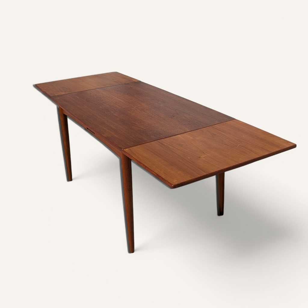 Mesa de comedor extensible danesa moderna de teca, por Skovmand and Andersen, años 60 en venta 8