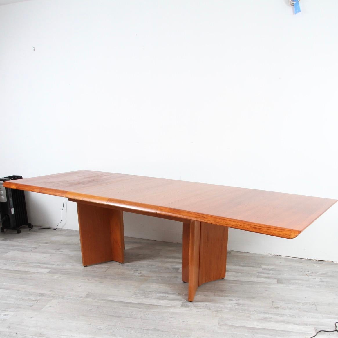 Canadian Danish Modern Teak Extension Dining Table For Sale