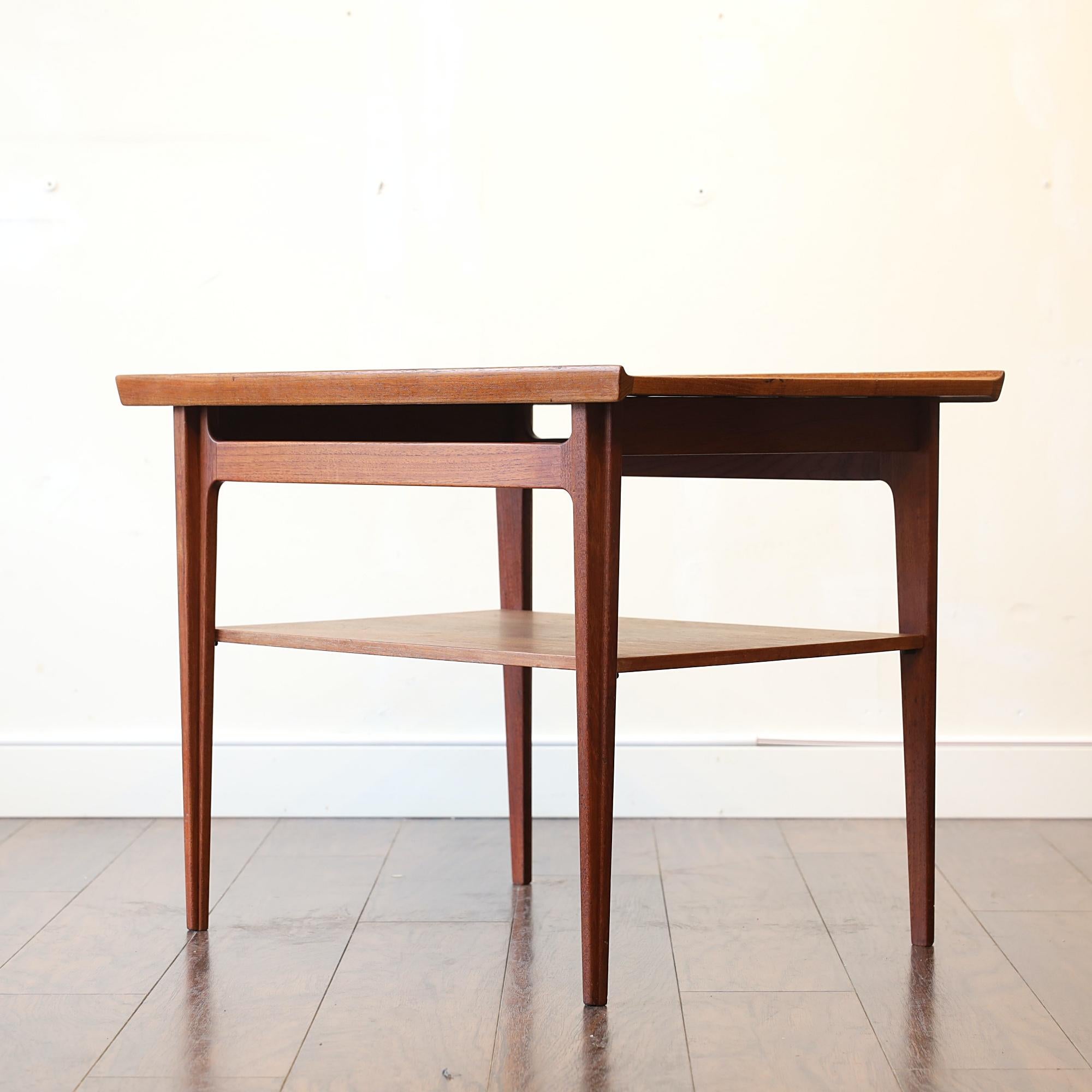 Danish Modern Teak FD533 Side Table by Finn Juhl for France & Son In Excellent Condition For Sale In Burnaby, BC