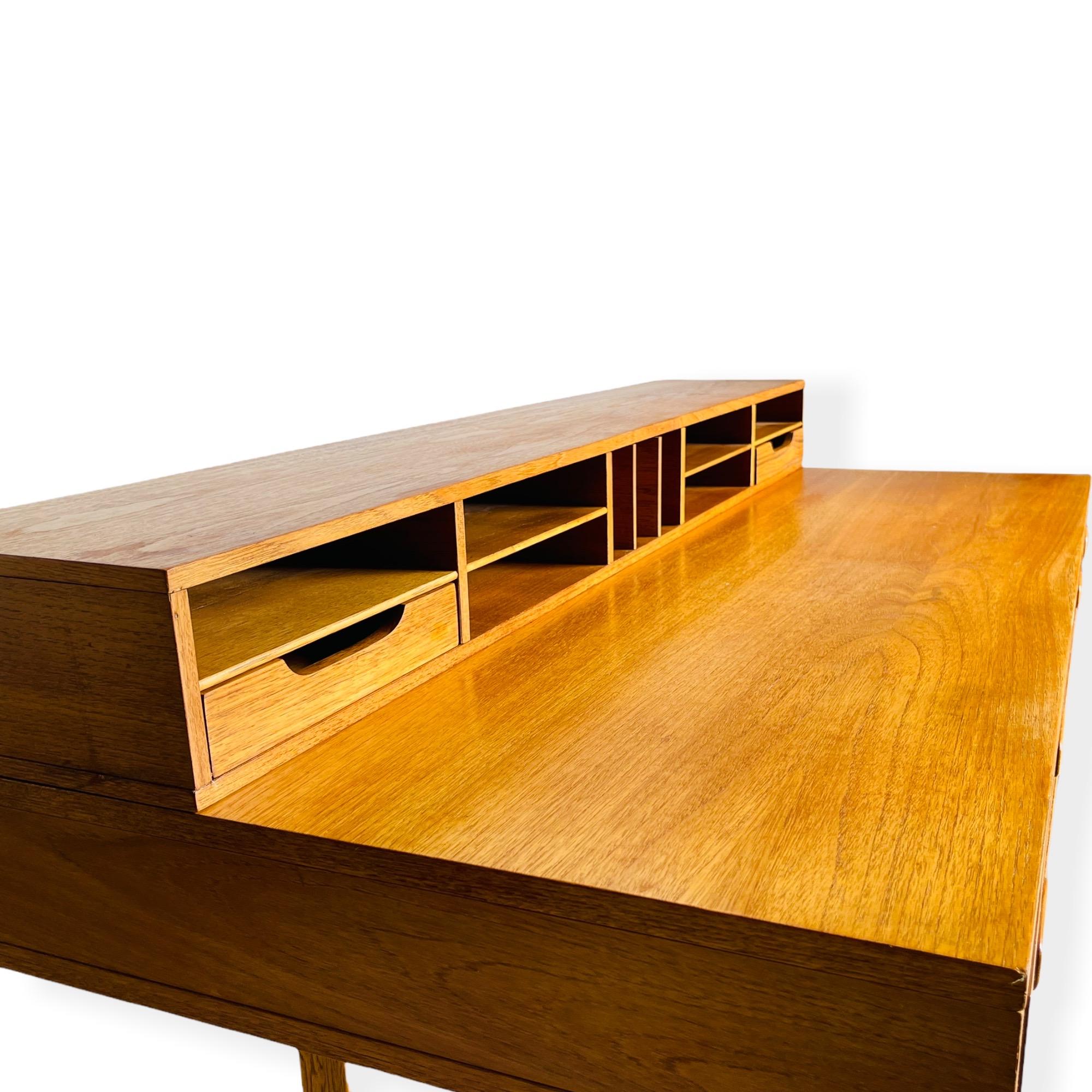 Danish Modern Teak Flip Top Desk by Peter Lovig Nielsen 6