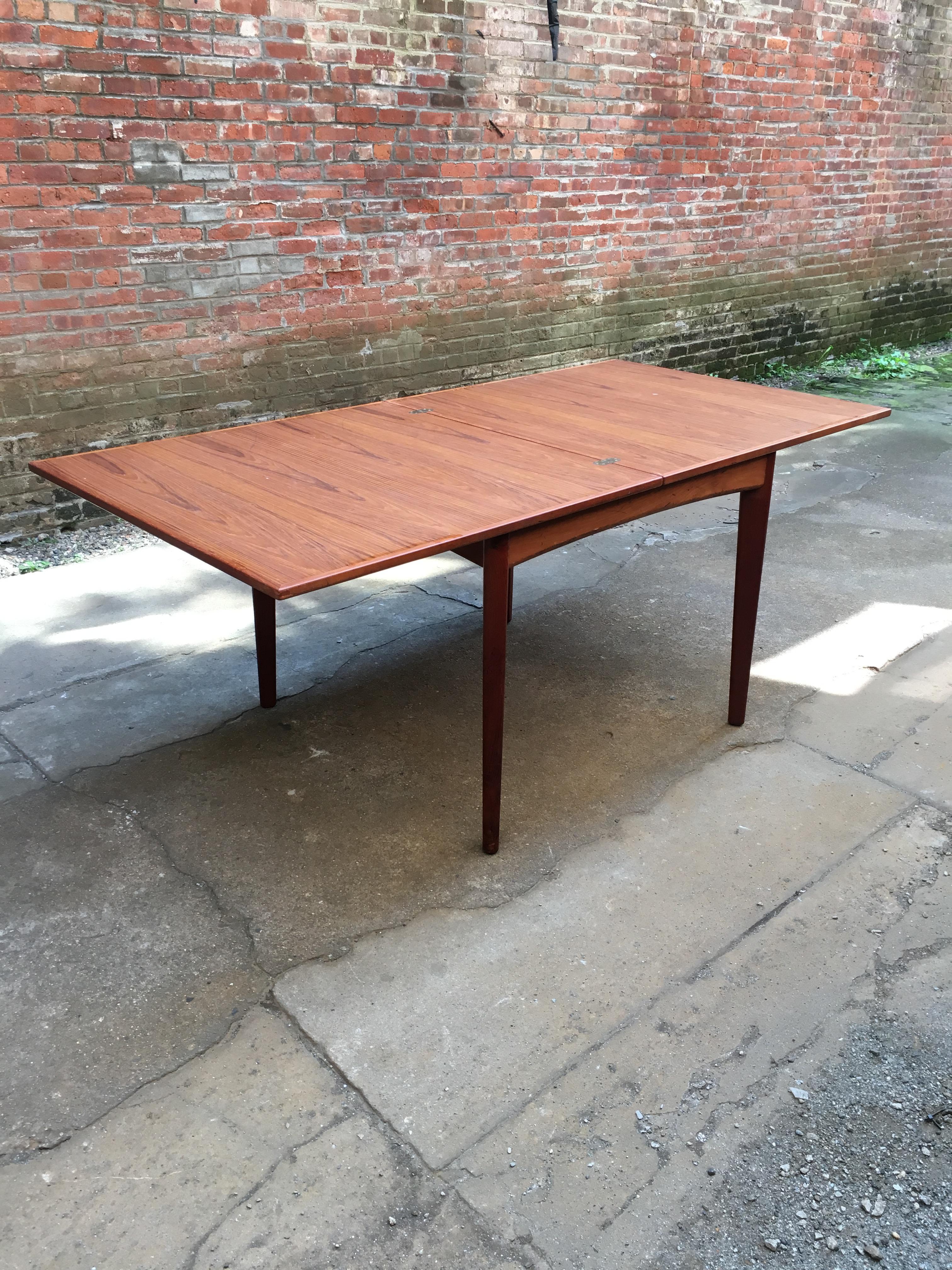 Danish Modern Teak Flip Top Dining Table In Good Condition In Garnerville, NY