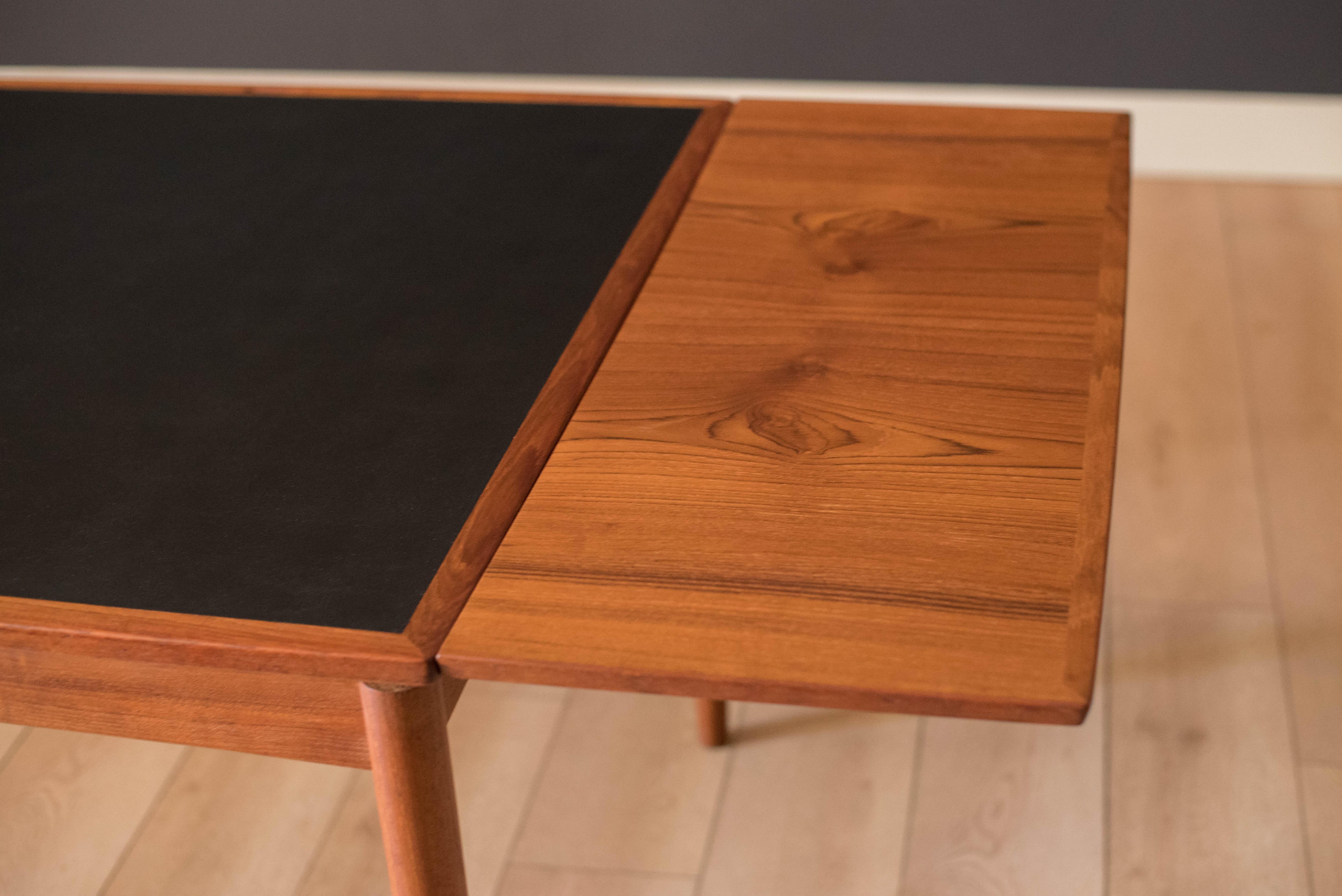 Danish Modern Teak Flip Top Extension Game Dining Table by Hundevad & Co.  In Good Condition In San Jose, CA